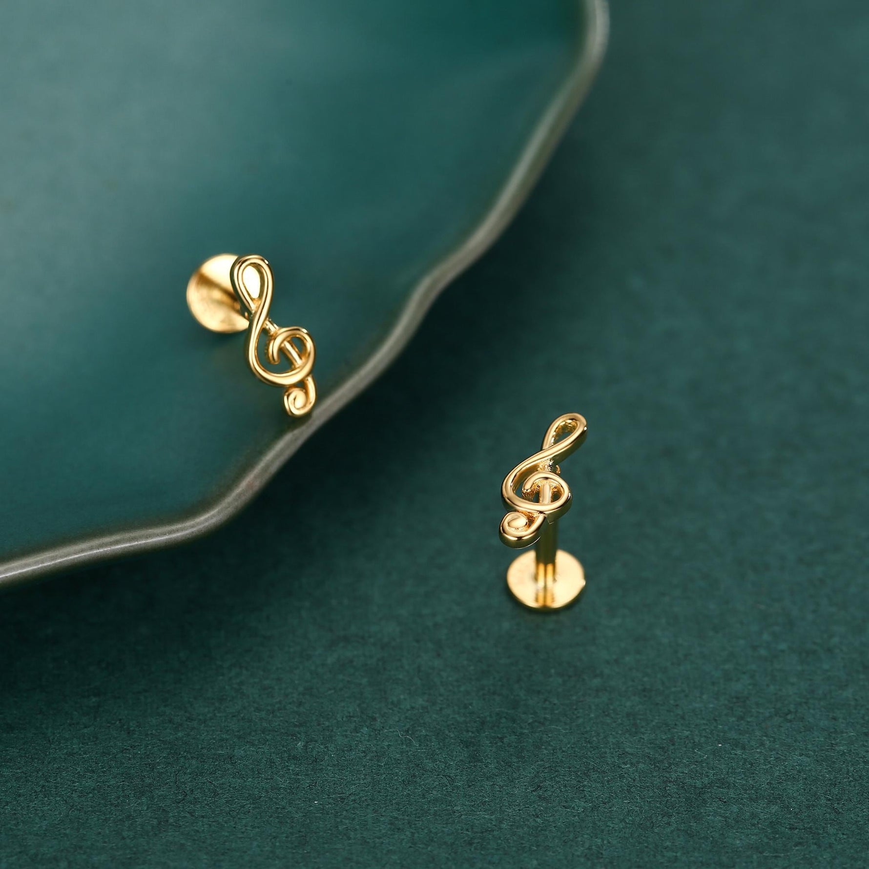 Sterling Silver Treble Clef 16G Flat Back Labret Earrings