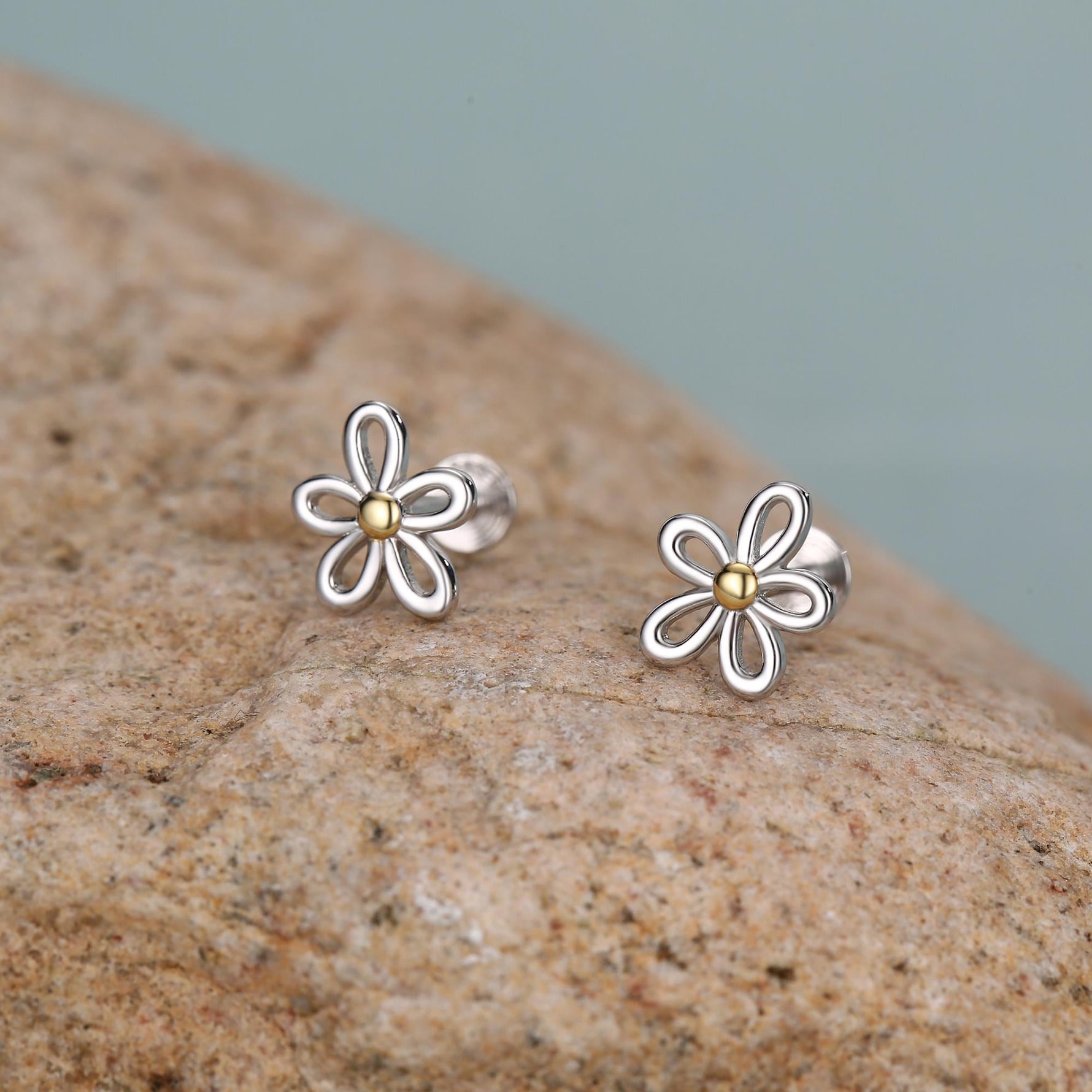 Sterling Silver Two Tone Daisy 16G Flat Back Labret Earrings