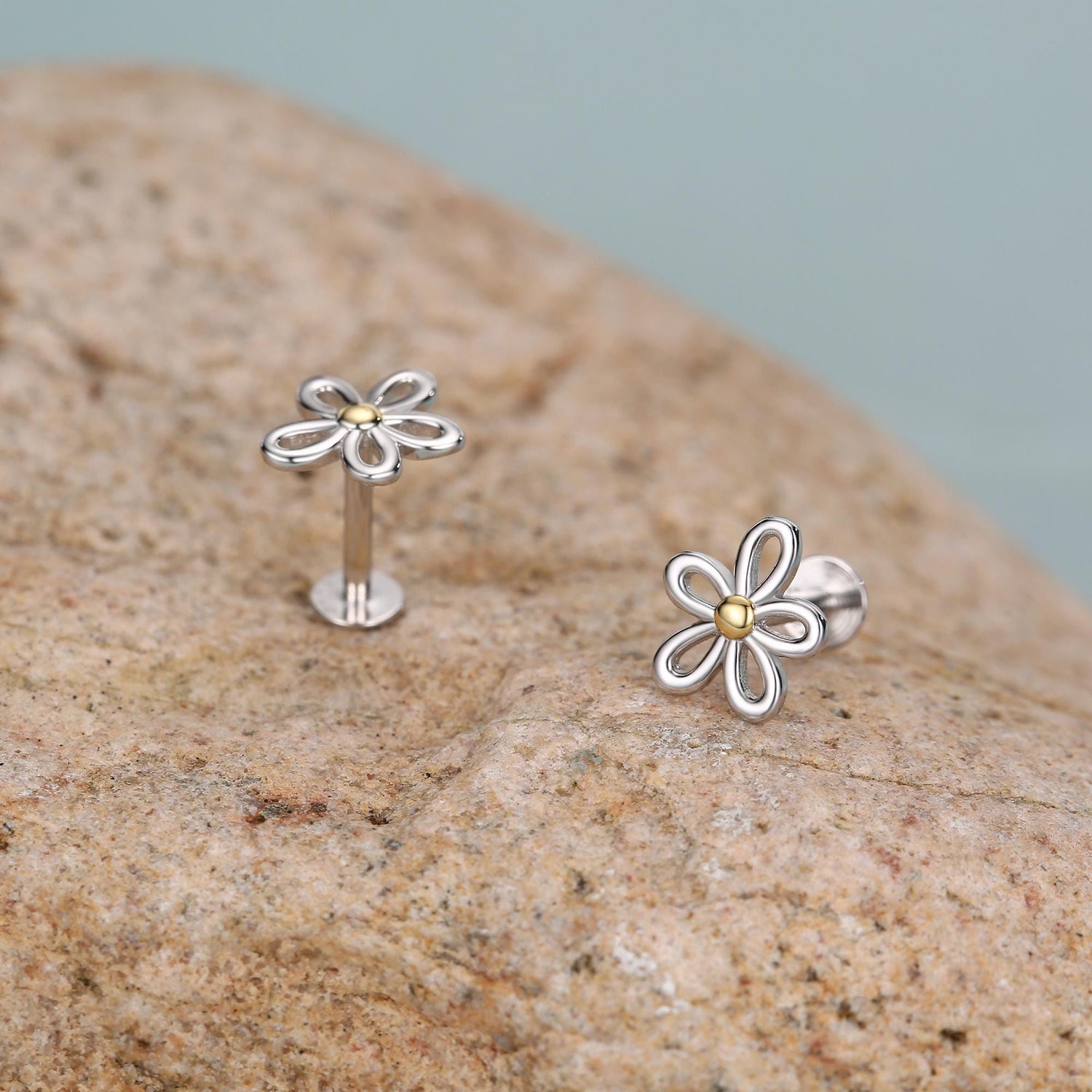 Sterling Silver Two Tone Daisy 16G Flat Back Labret Earrings