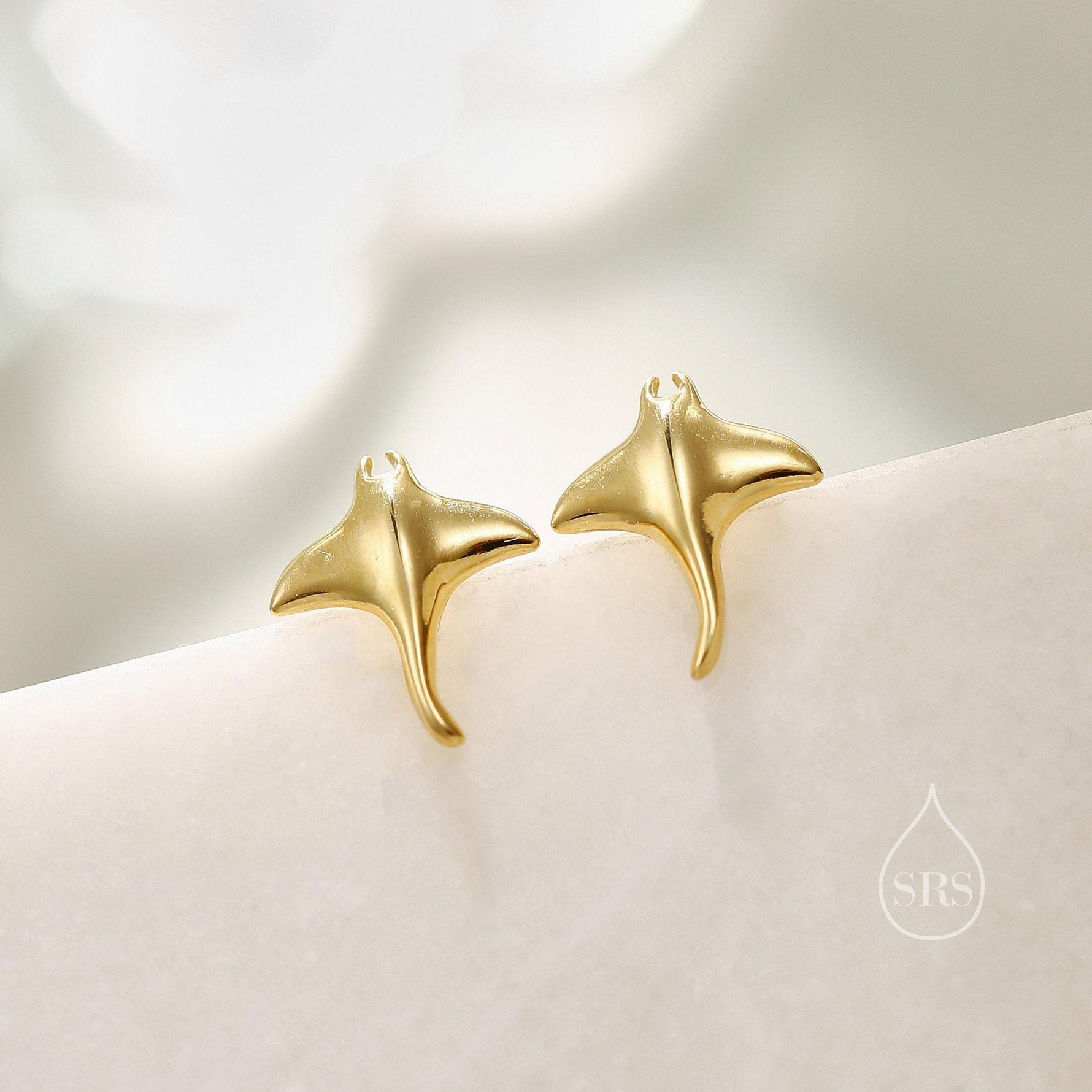 Sterling Silver Manta Ray 16G Internally Threaded Flat Back Earrings, Animal Earrings