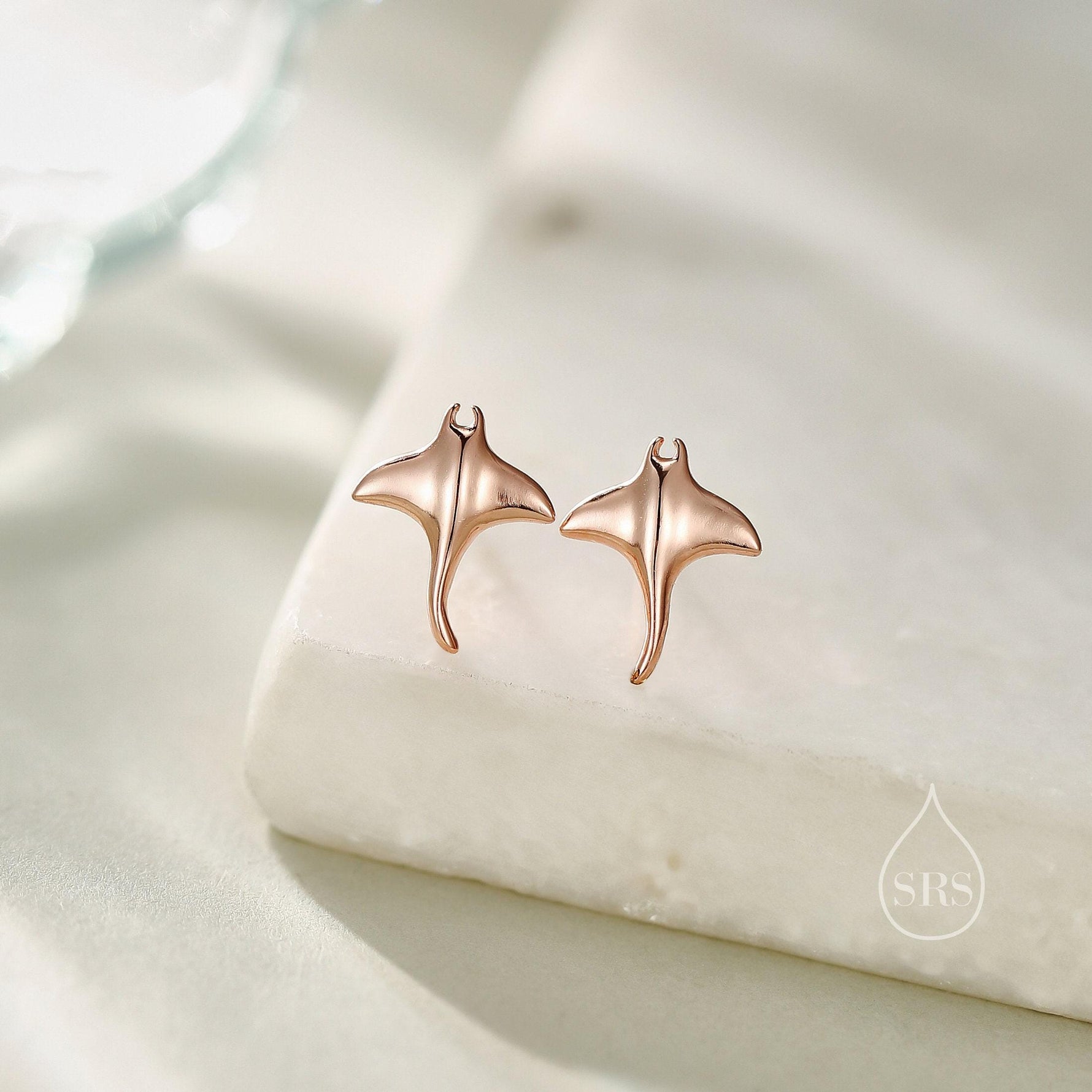 Sterling Silver Manta Ray 16G Internally Threaded Flat Back Earrings, Animal Earrings