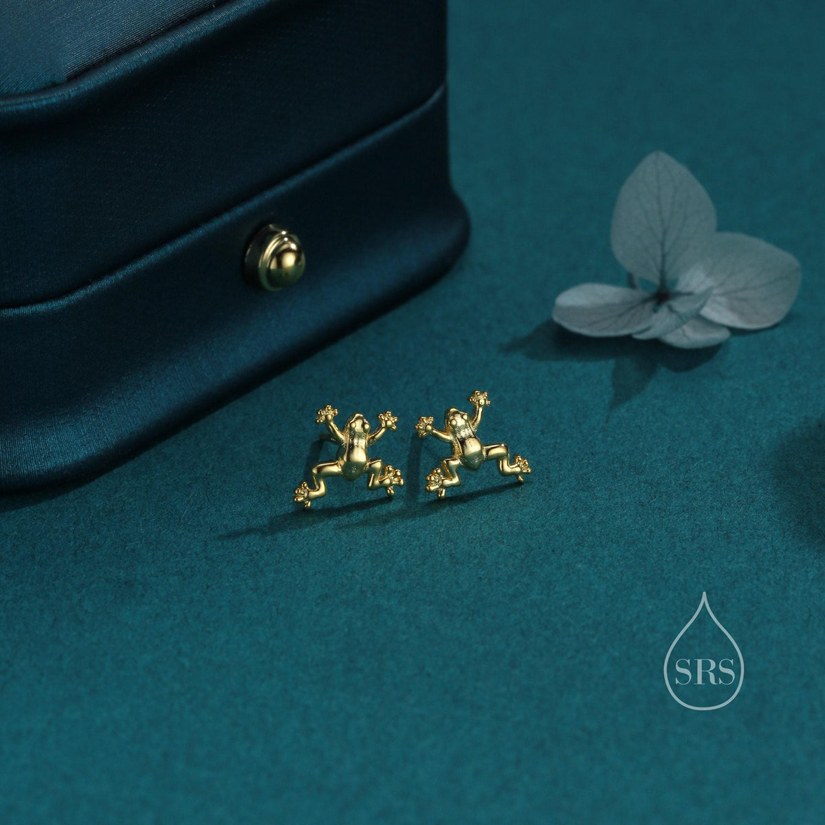 Tiny Frog 16G Internally Threaded Flat Back Earrings in Sterling Silver, Animal Earrings