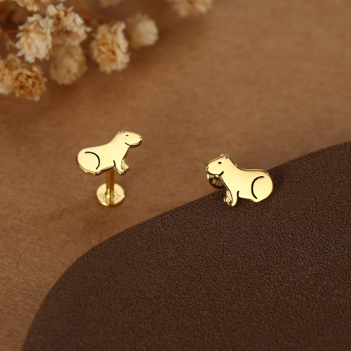 Sterling Silver Capybara 16G Flat Back Labret Earrings