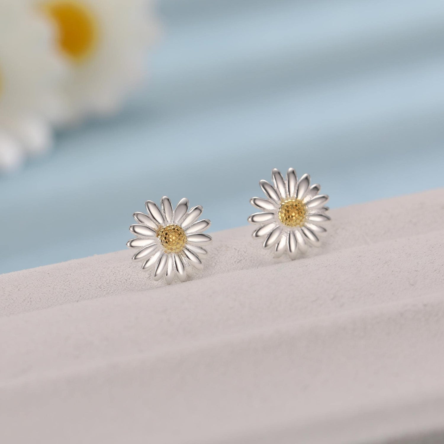 Sterling Silver Daisy Flower Stud Earrings