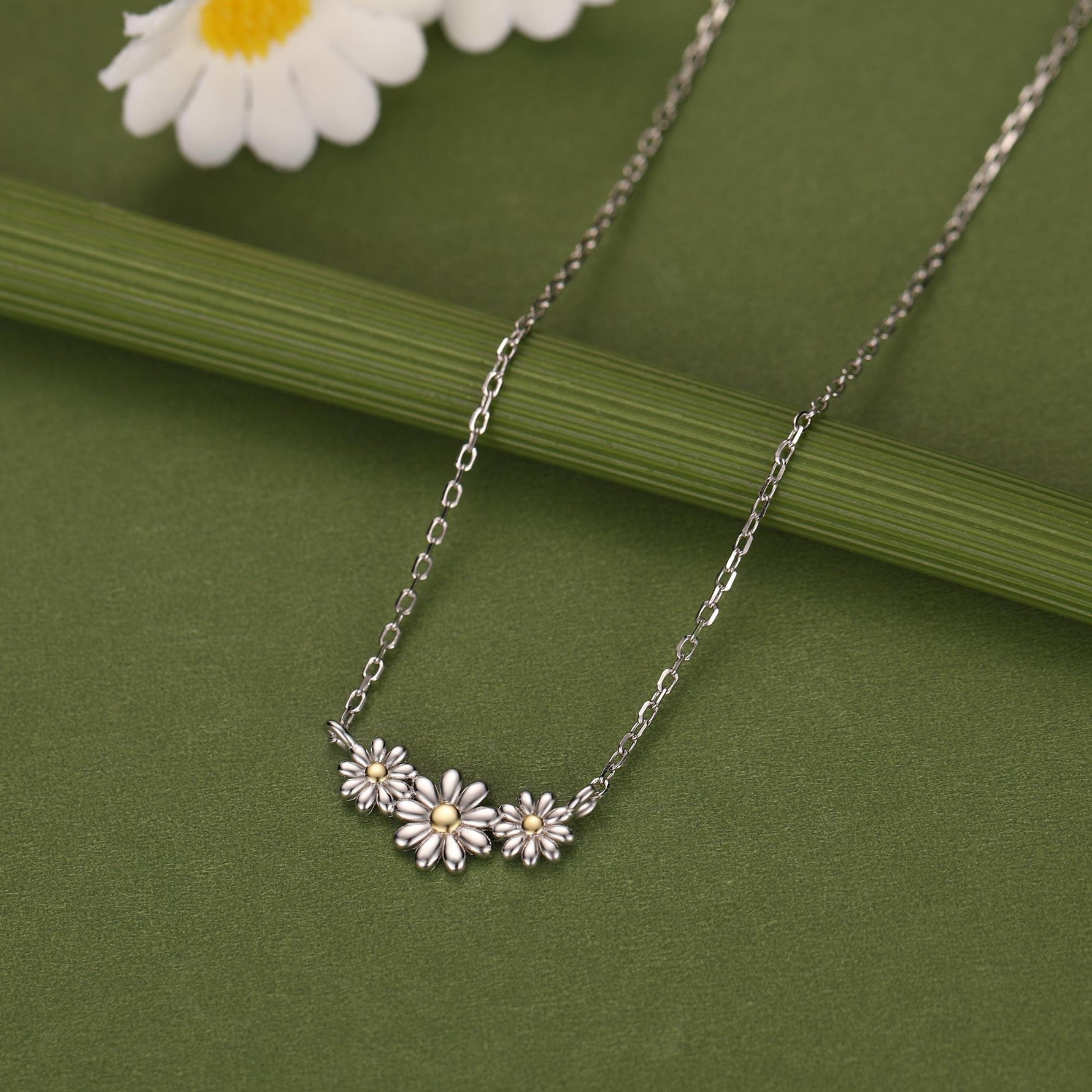 Sterling Silver Daisy Flower Trio Pendant Necklace, Three Flower Necklace, Daisy Chain Necklace, Two Tone Flower Pendant Necklace