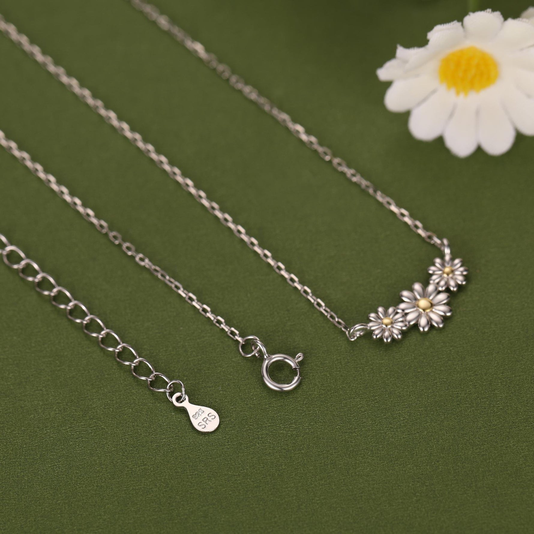 Sterling Silver Daisy Flower Trio Pendant Necklace, Three Flower Necklace, Daisy Chain Necklace, Two Tone Flower Pendant Necklace