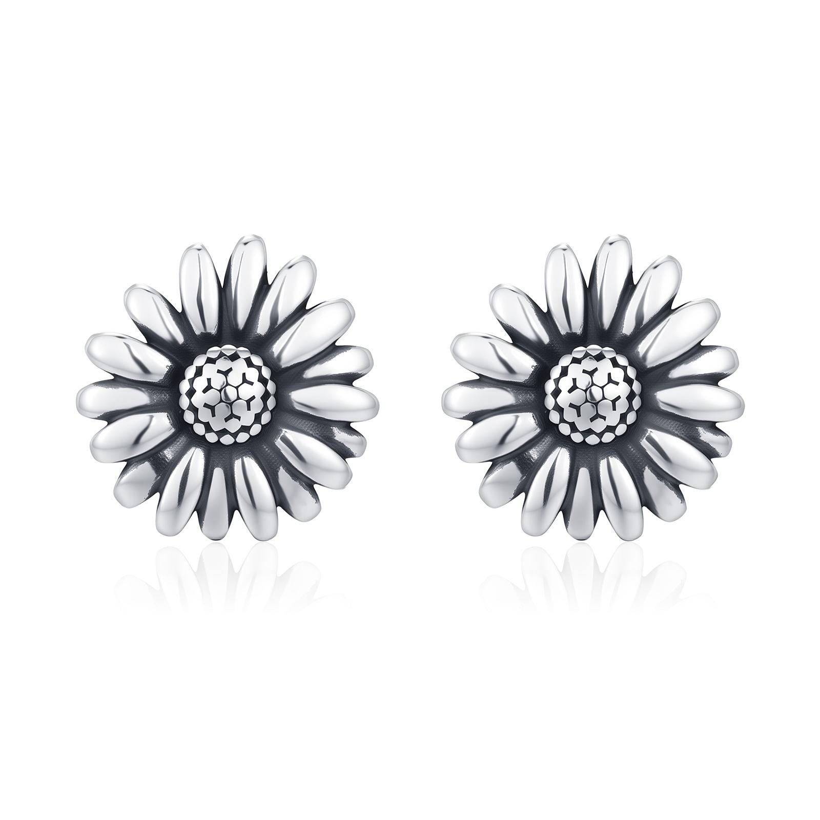 Sterling Silver Daisy Flower Stud Earrings