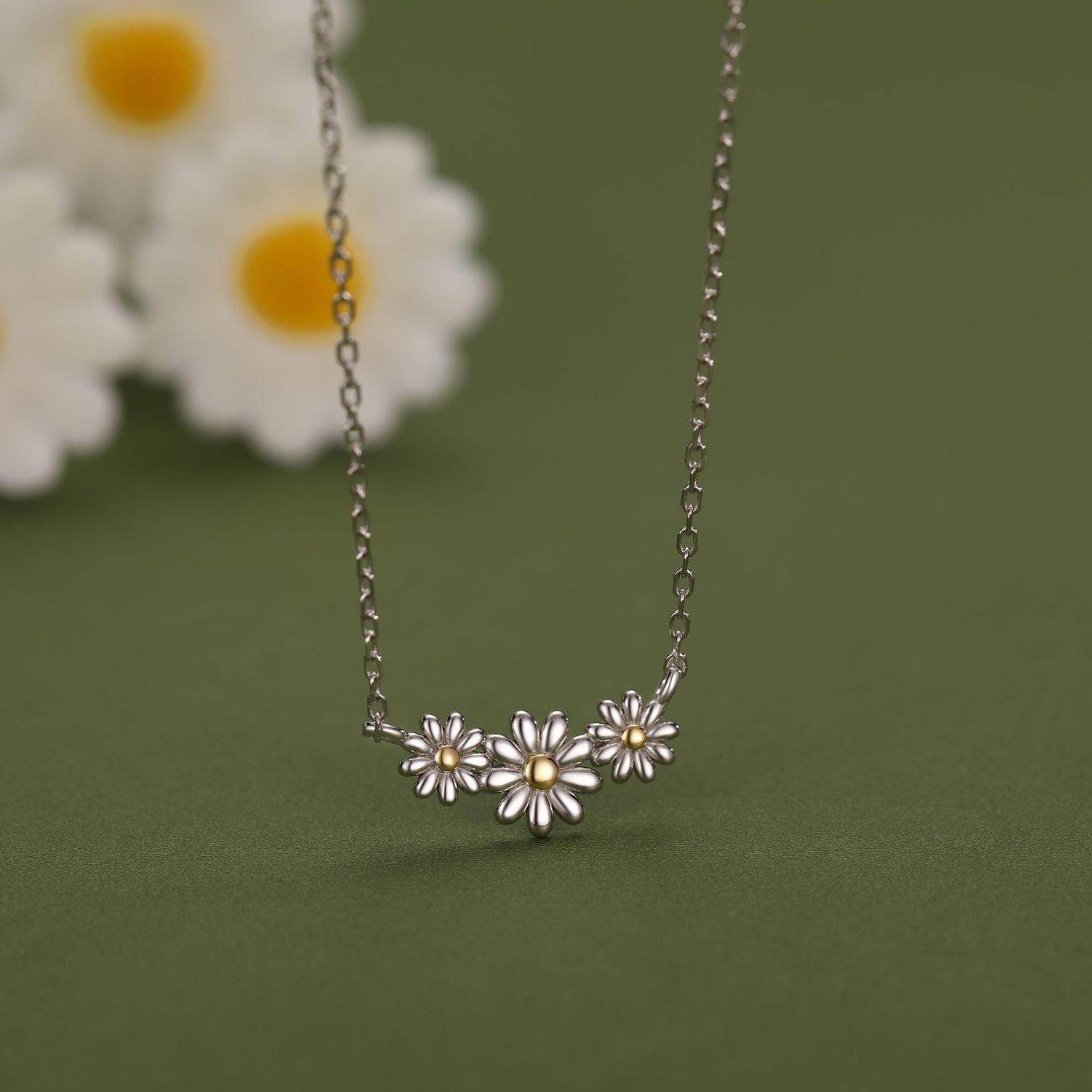 Sterling Silver Daisy Flower Trio Pendant Necklace, Three Flower Necklace, Daisy Chain Necklace, Two Tone Flower Pendant Necklace