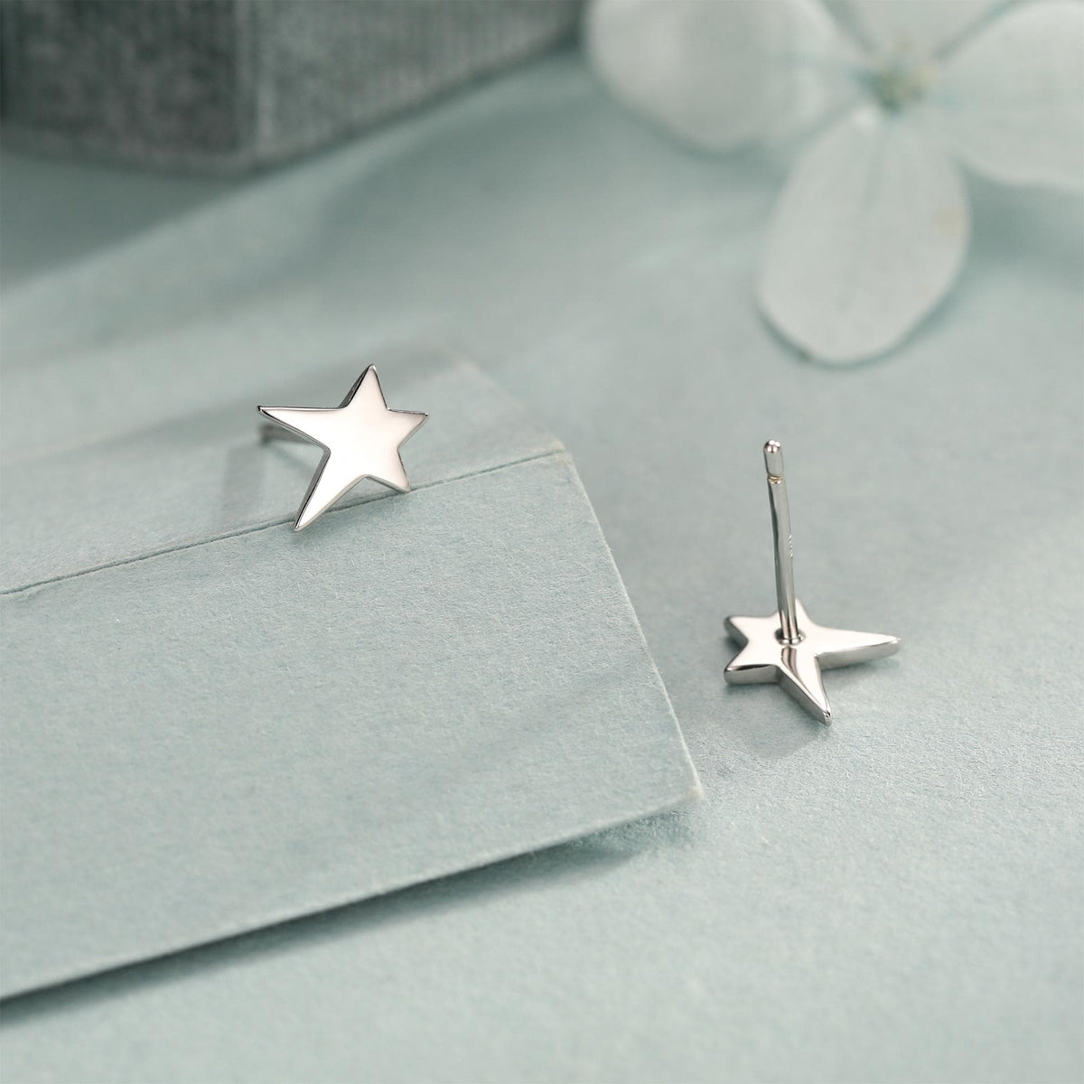 Tiny Shooting Star Stud Earrings in Sterling Silver, Silver Gold or Rose Gold, Star Stud Earrings, Celestial Jewellery