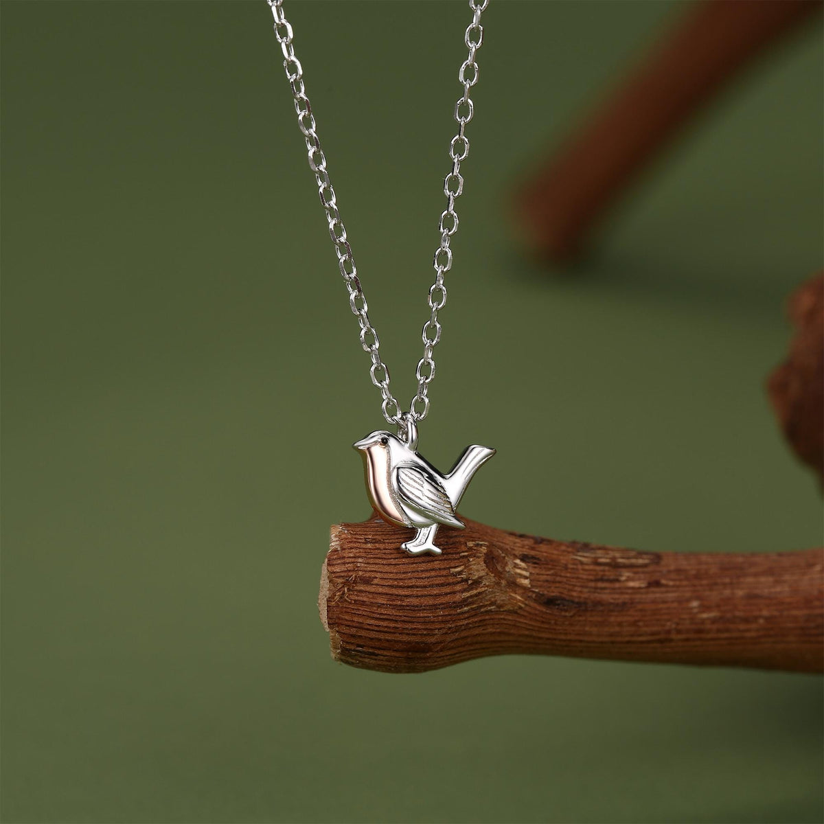 Tiny Robin Bird Pendant Necklace in Sterling Silver, Silver Animal Pendant, Nature Inspired Jewellery, Bird Necklace