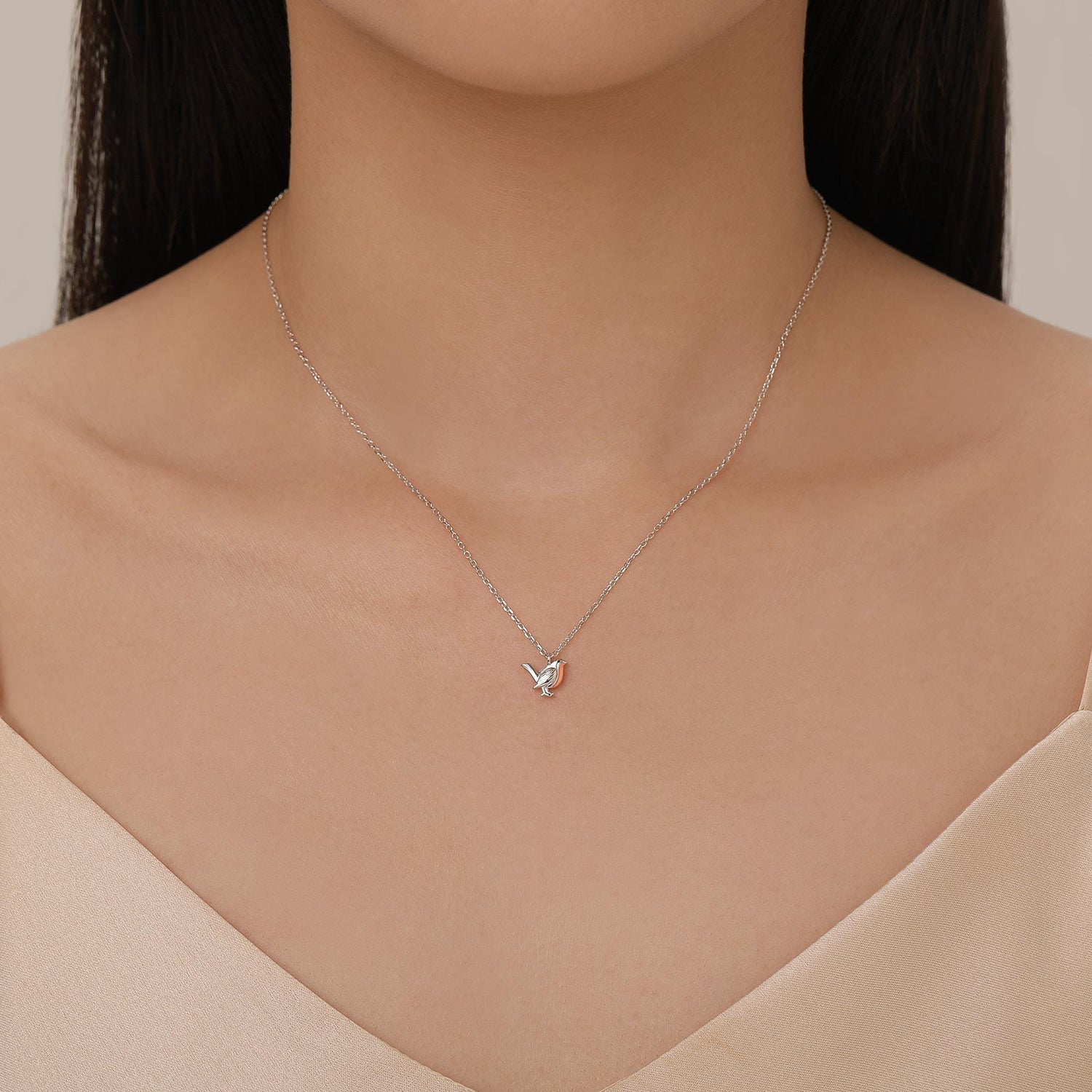 Tiny Robin Bird Pendant Necklace in Sterling Silver, Silver Animal Pendant, Nature Inspired Jewellery, Bird Necklace