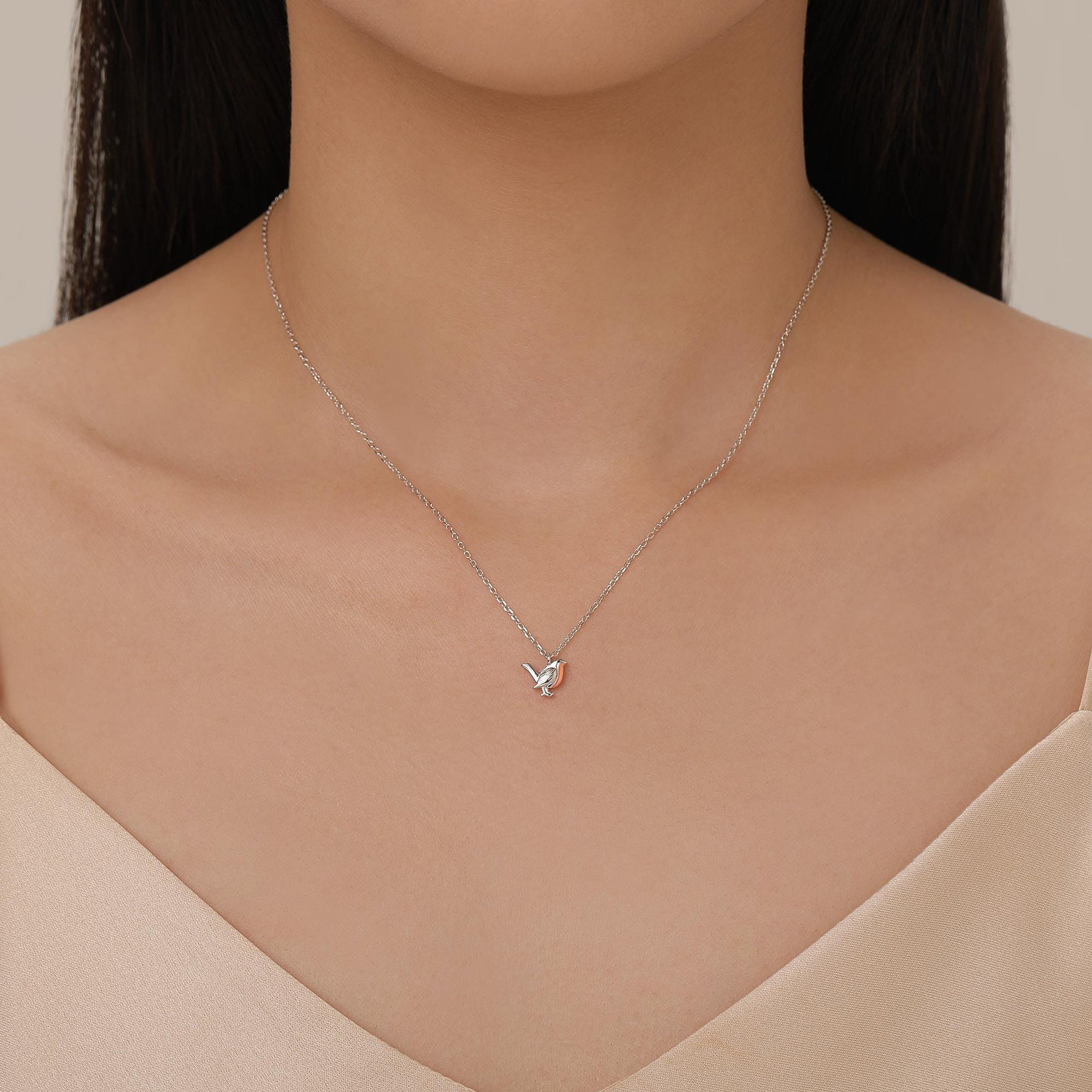 Tiny Robin Bird Pendant Necklace in Sterling Silver, Silver Animal Pendant, Nature Inspired Jewellery, Bird Necklace