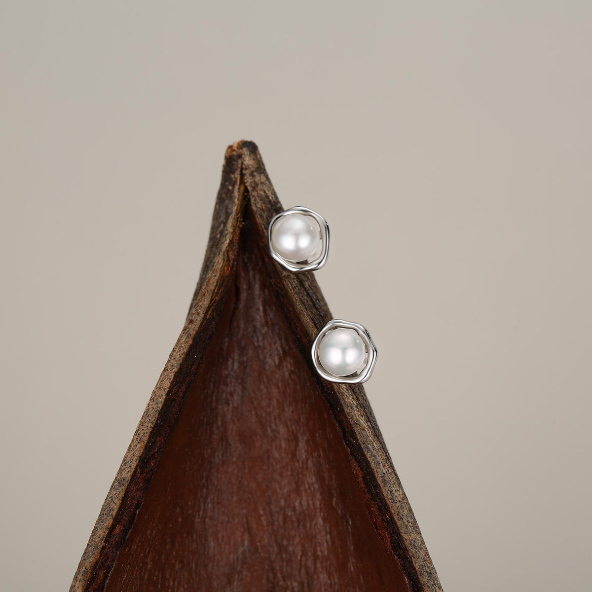 Genuine Freshwater Pearl and Irregular Circle Stud Earrings in Sterling Silver, Delicate Keshi Pearl Halo Earrings, Genuine Pearls