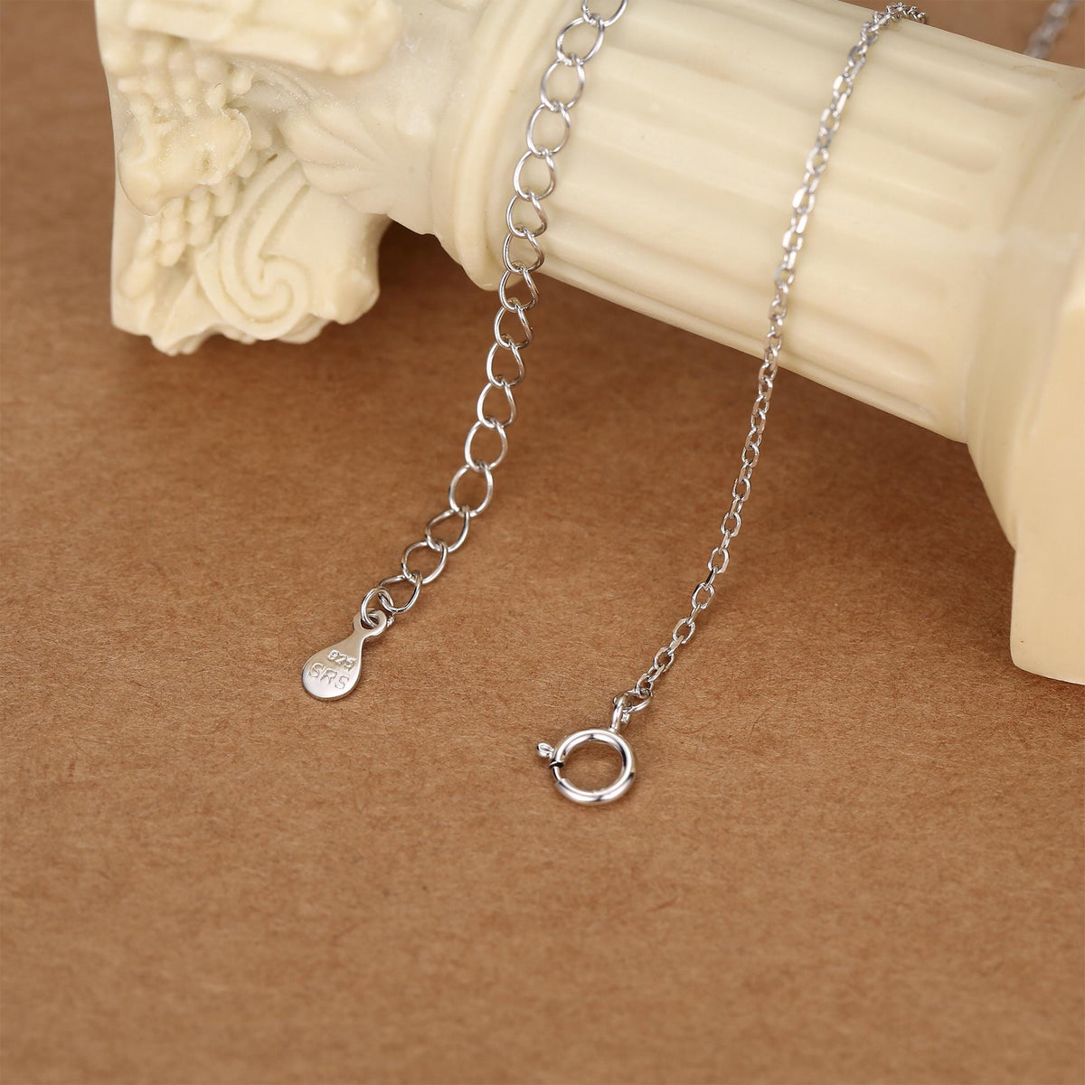 Sterling Silver Daisy Flower Trio Pendant Necklace, Three Flower dainty Necklace, Daisy Chain Necklace, Two Tone Flower Pendant Necklace