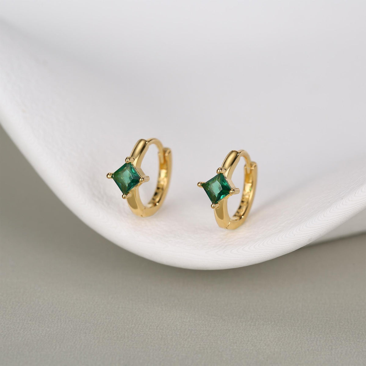 Single Emerald Green CZ Crystal Huggie Hoop in Sterling Silver, Silver or Gold, Minimalist Simple Hoop Earrings