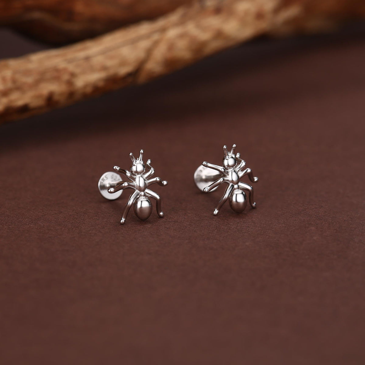 Sterling Silver Ant 16G Flat Back Labret Earrings
