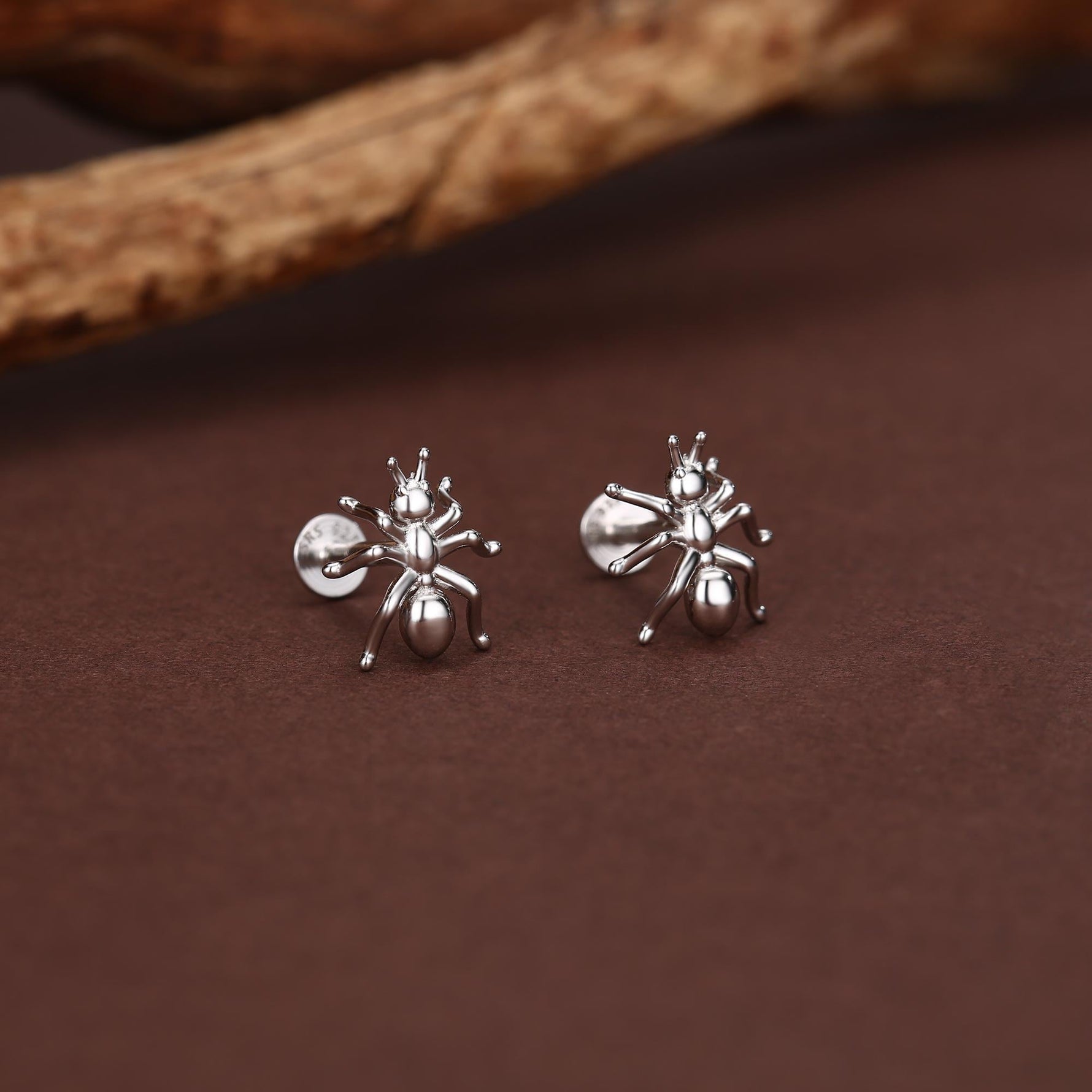 Sterling Silver Ant 16G Flat Back Labret Earrings