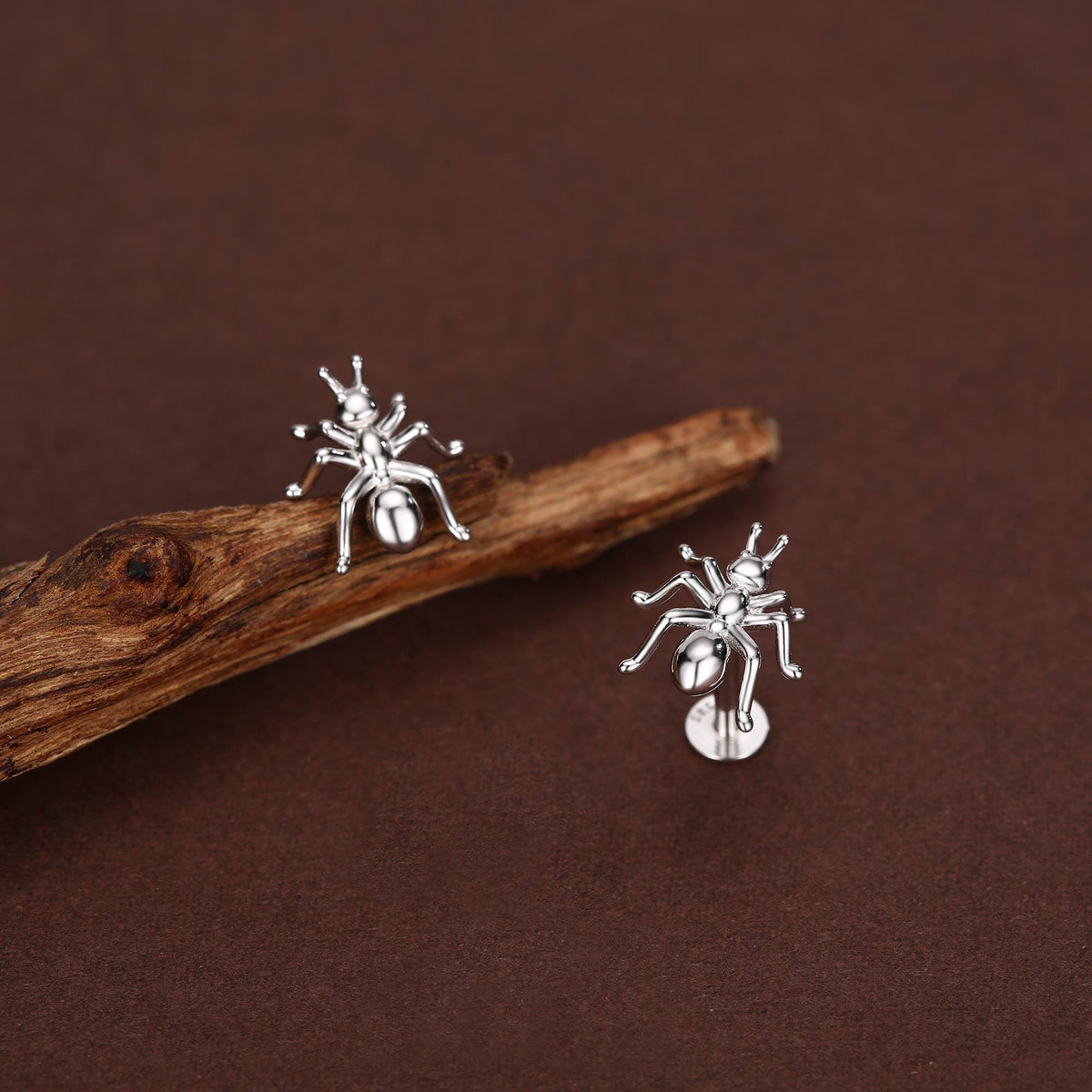 Sterling Silver Ant 16G Flat Back Labret Earrings