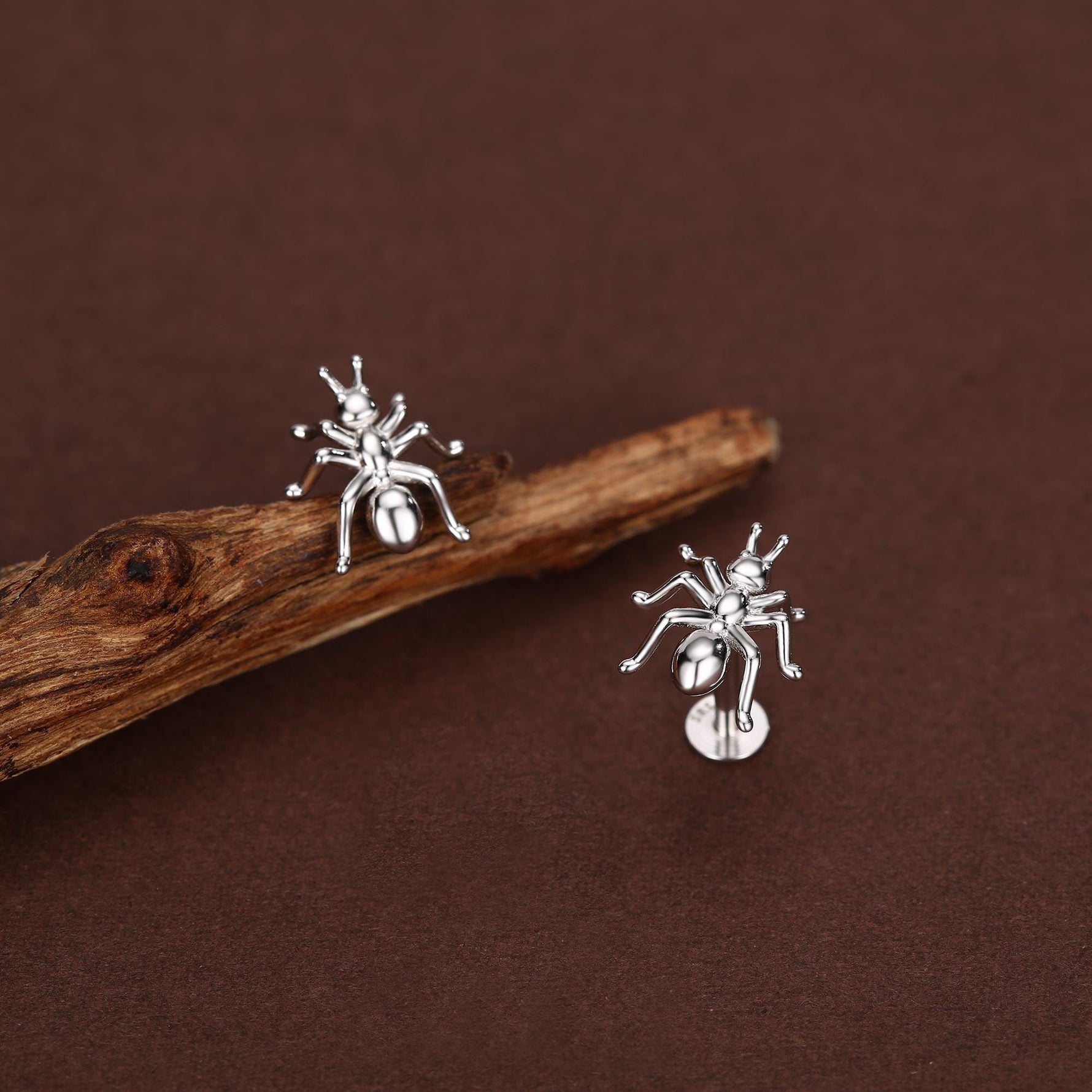 Sterling Silver Ant 16G Flat Back Labret Earrings