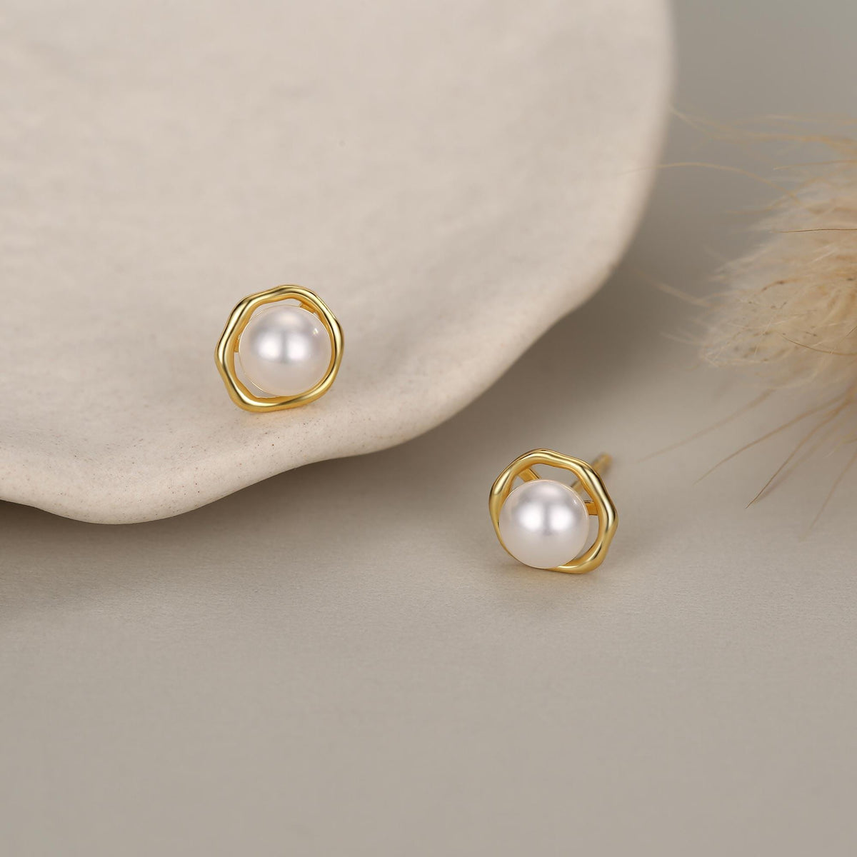 Genuine Freshwater Pearl and Irregular Circle Stud Earrings in Sterling Silver, Delicate Keshi Pearl Halo Earrings, Genuine Pearls