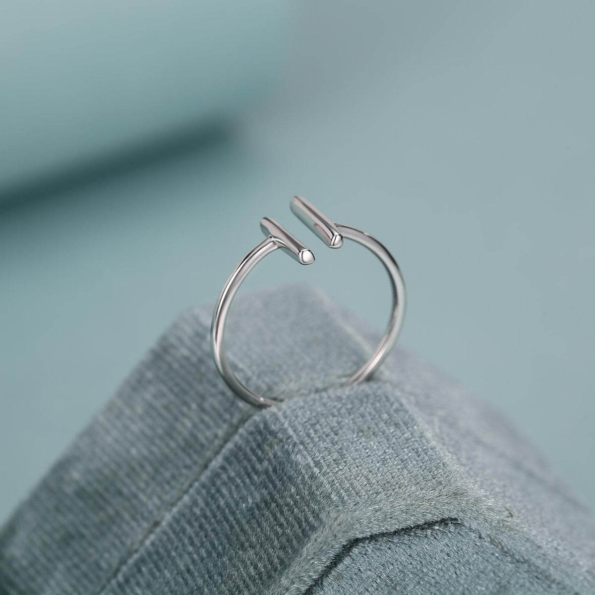 Minimalist Asymmetric Bar Open Ring