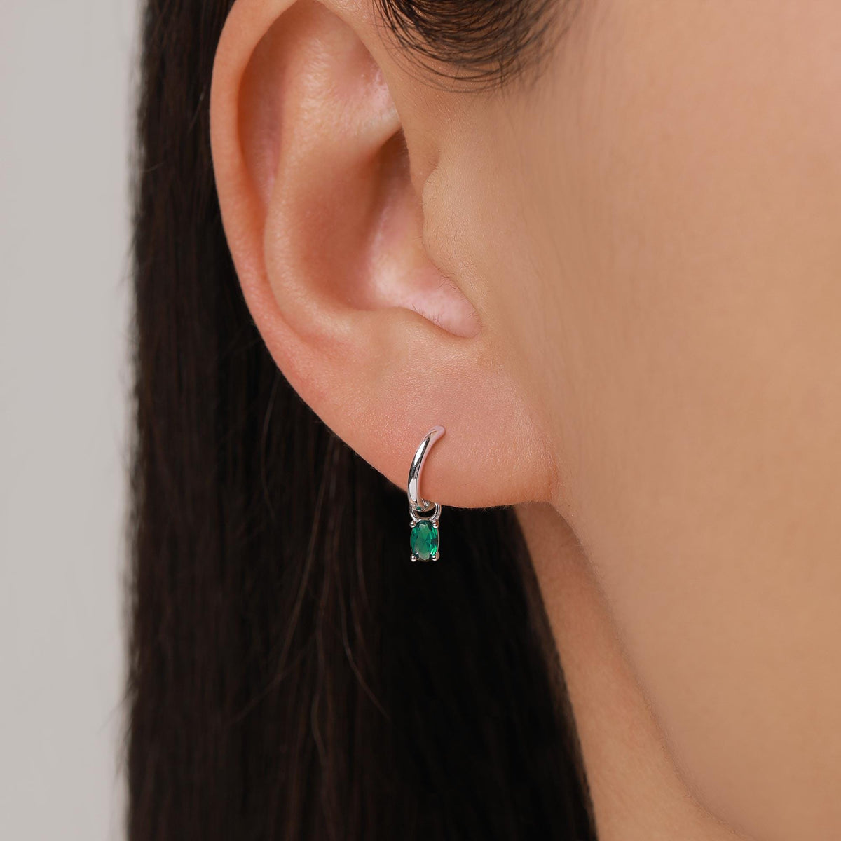 Oval Emerald Green CZ Huggie Hoop in Sterling Silver, Silver or Gold, Minimalist Simple Hoop Earrings, Detachable and Interchangeable