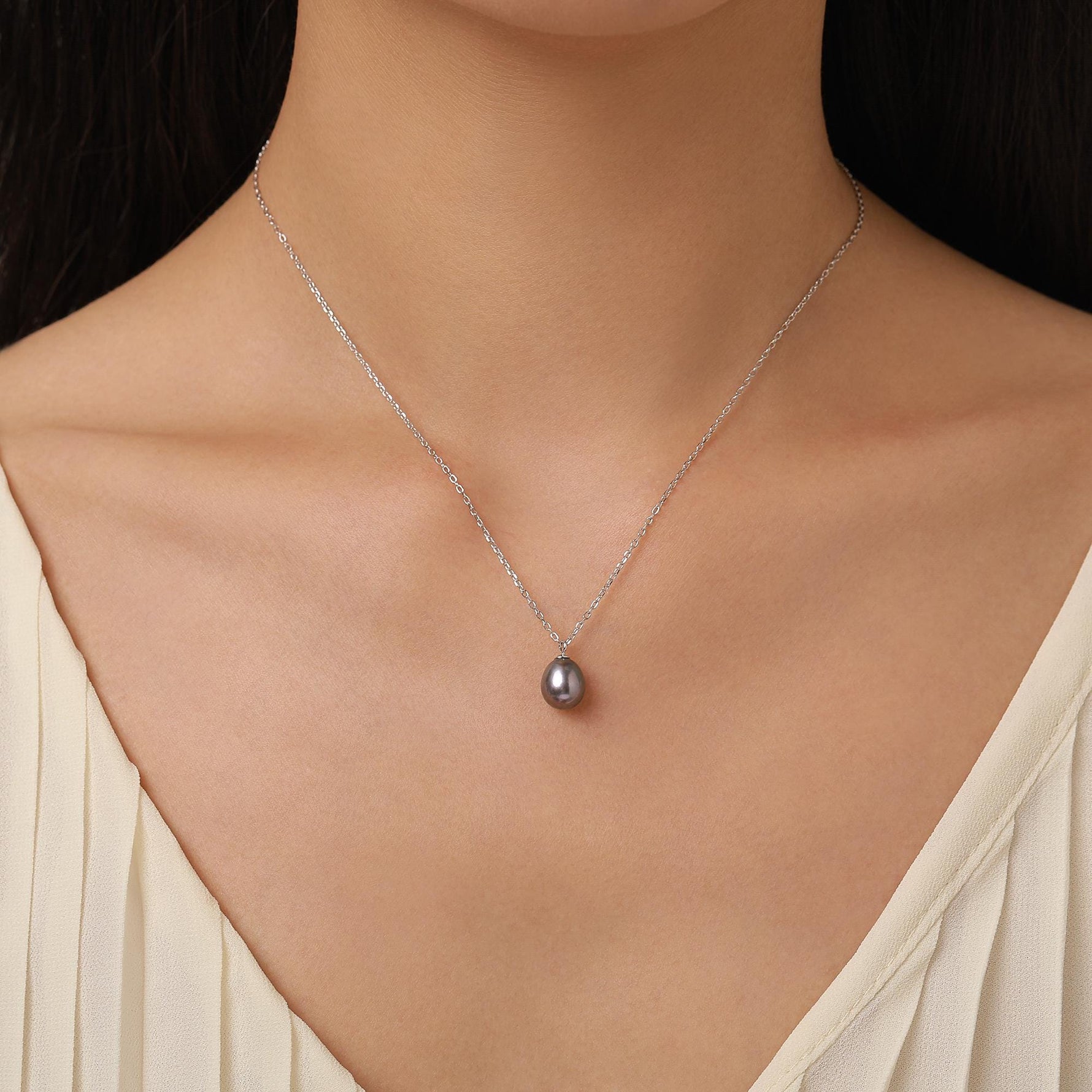Black Freshwater Pearl Pendant Necklace