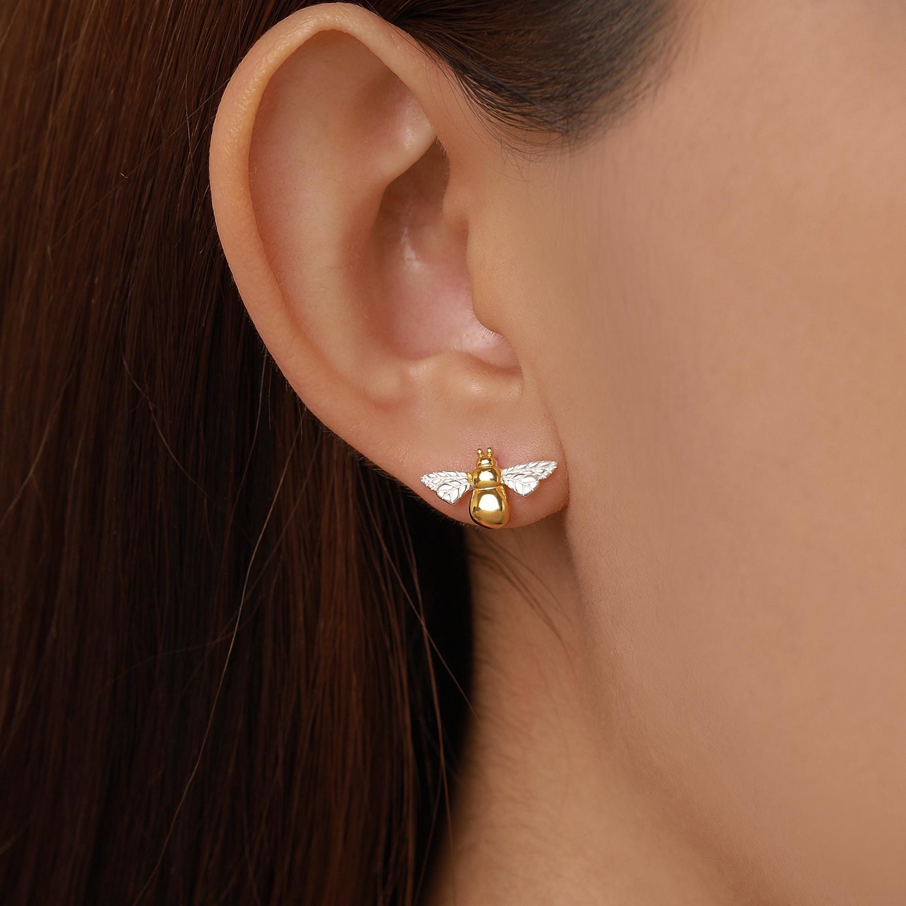 Mismatched Bumble Bee and Daisy Stud Earrings in Sterling Silver, Silver or Gold, Asymmetric Bee and Daisy Flower Earrings, Fun and Quirky