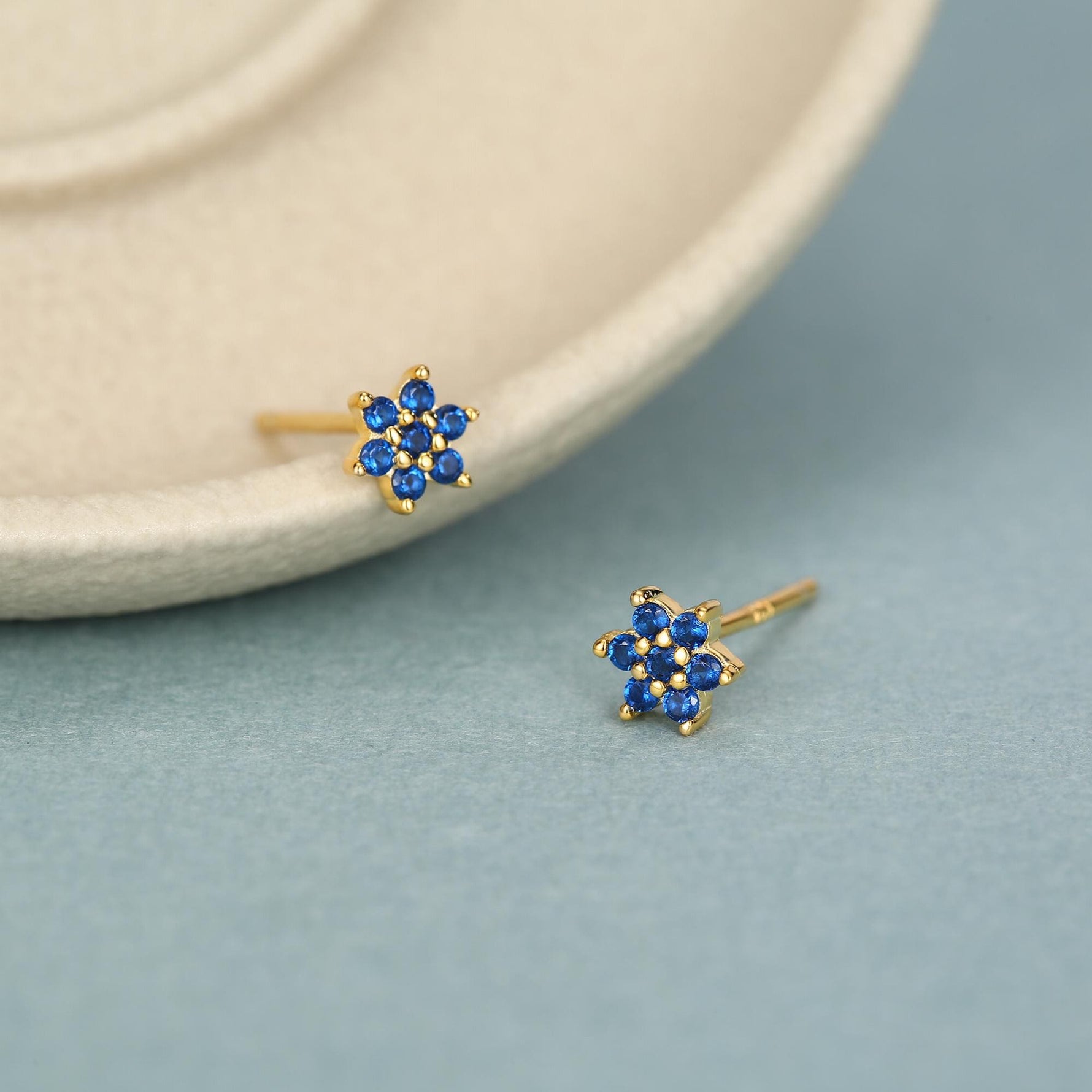 Sterling Silver Sapphire Blue CZ Flower Stud Earrings