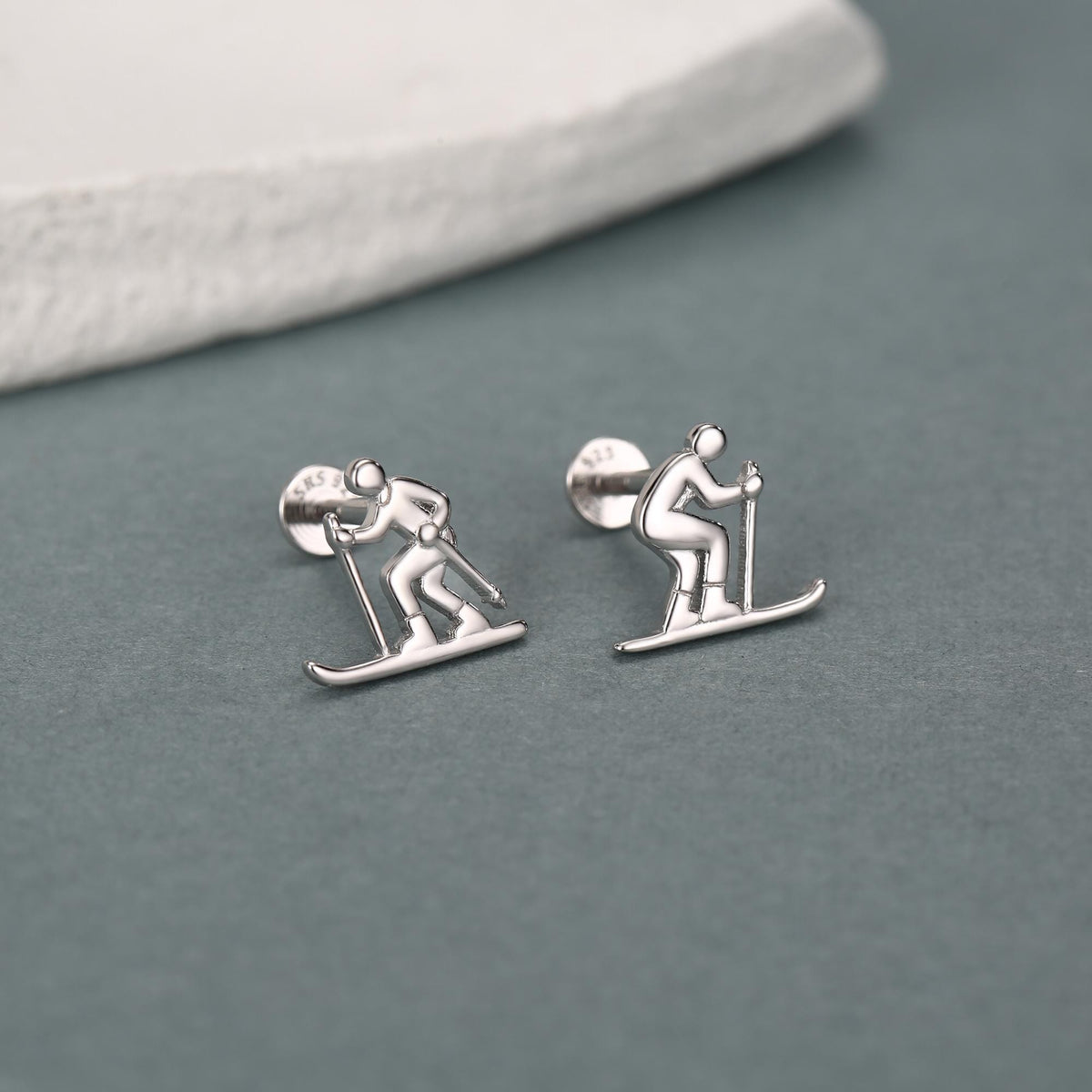 Sterling Silver Skier 16G Flat Back Labret Earring