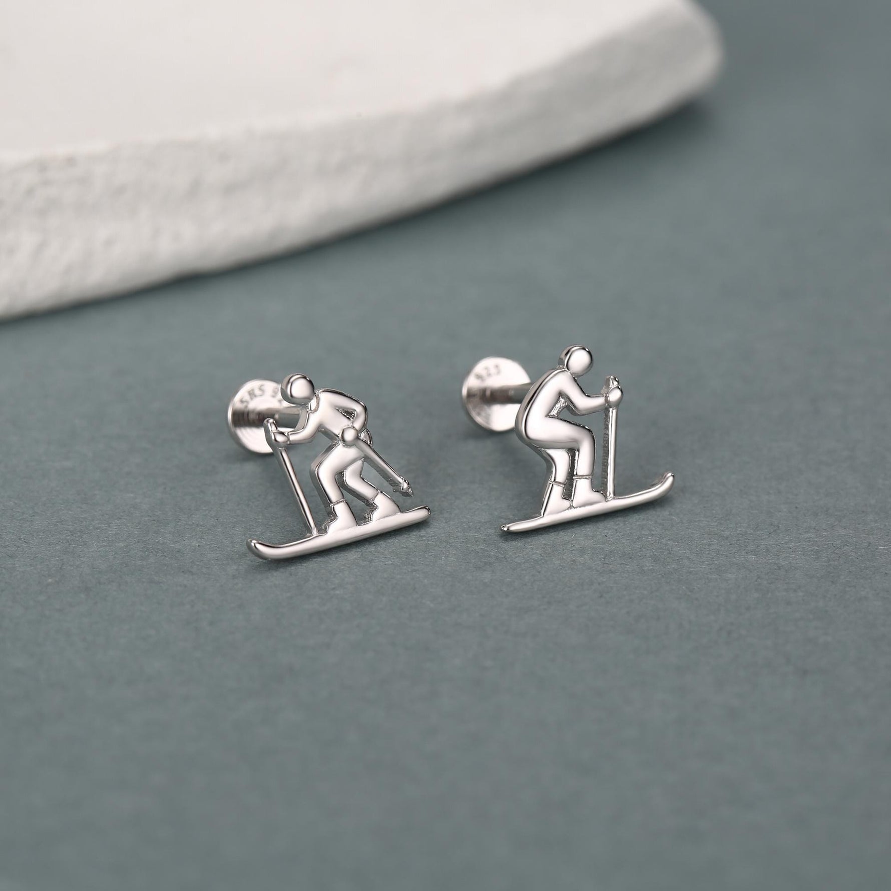 Sterling Silver Skier 16G Flat Back Labret Earring