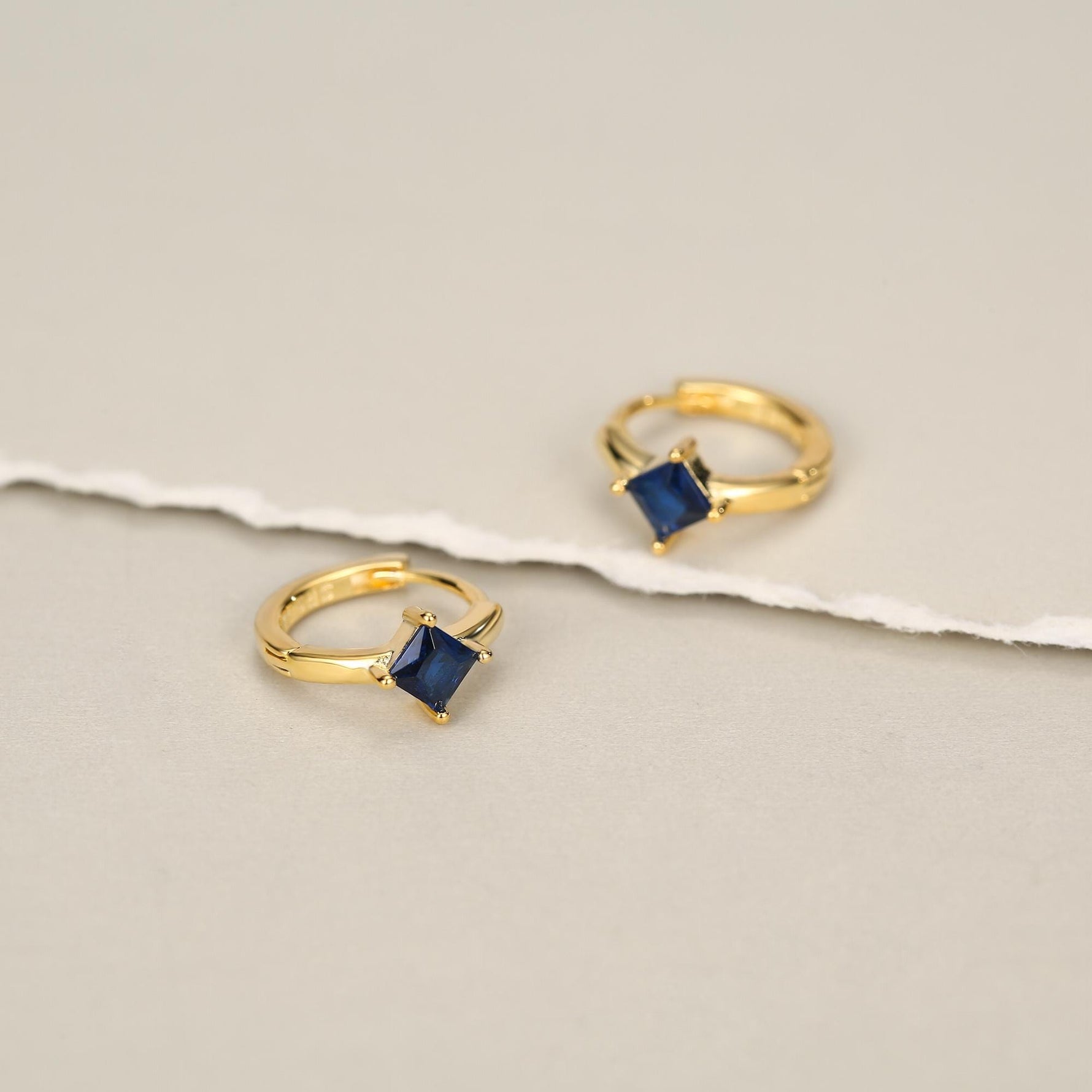 Single Sapphire Blue CZ Crystal Huggie Hoop in Sterling Silver, Silver or Gold, Minimalist Simple Hoop Earrings