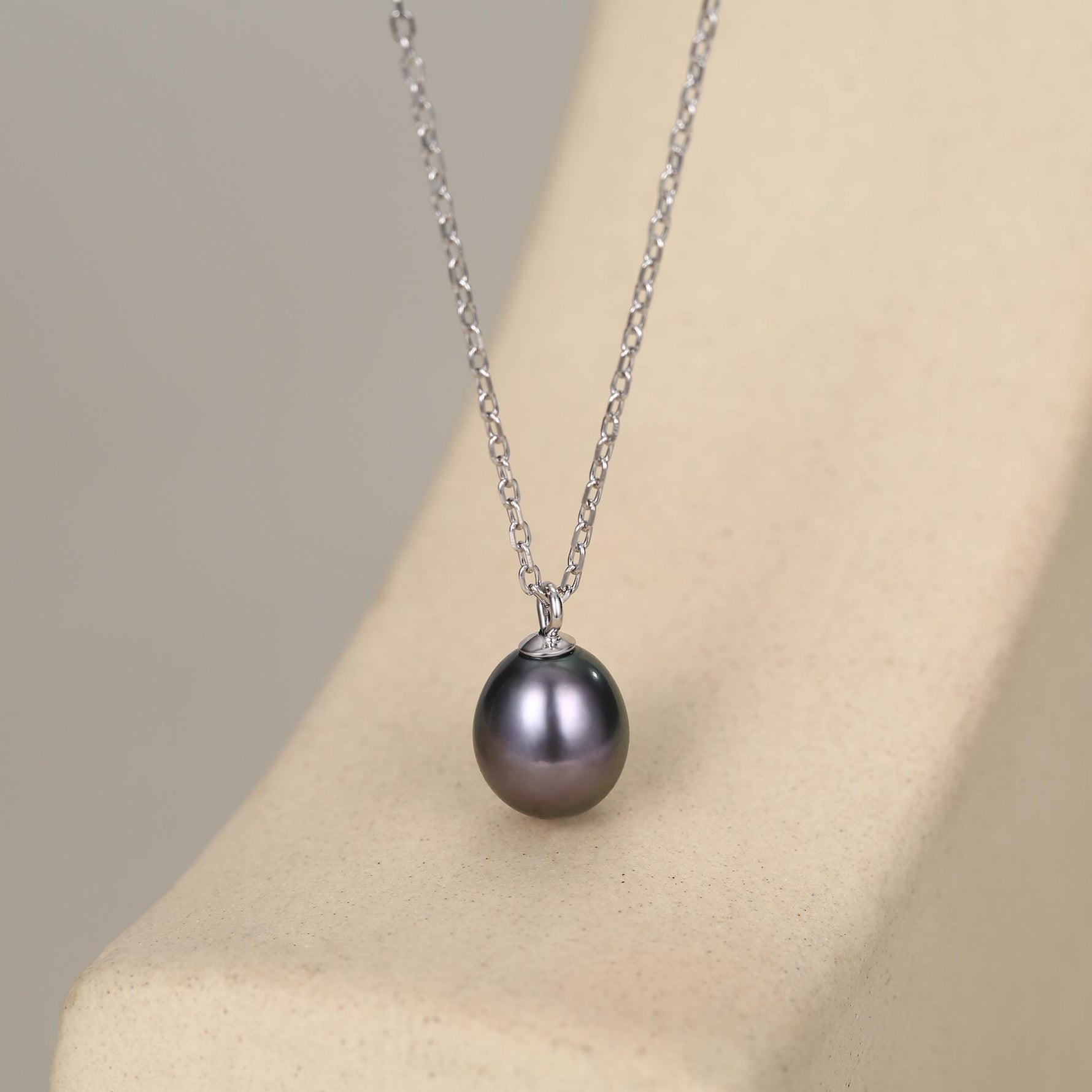 Black Freshwater Pearl Pendant Necklace