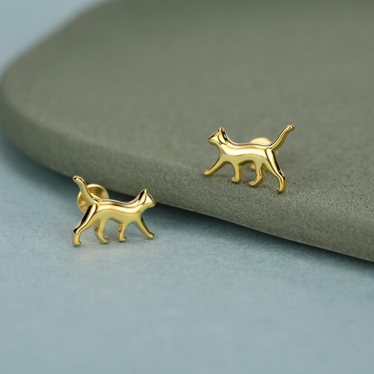 Sterling Silver Walking Cat 16G Flat Back Labret Earring