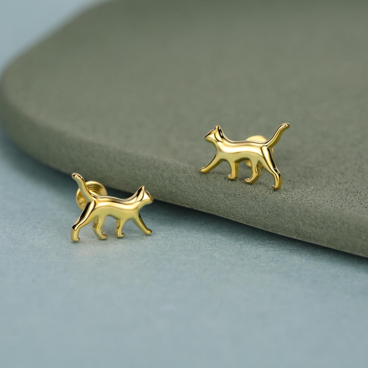 Sterling Silver Walking Cat 16G Flat Back Labret Earring