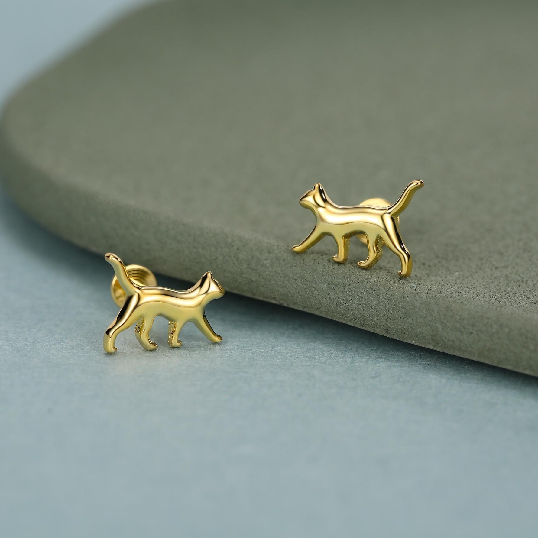 Sterling Silver Walking Cat 16G Flat Back Labret Earring
