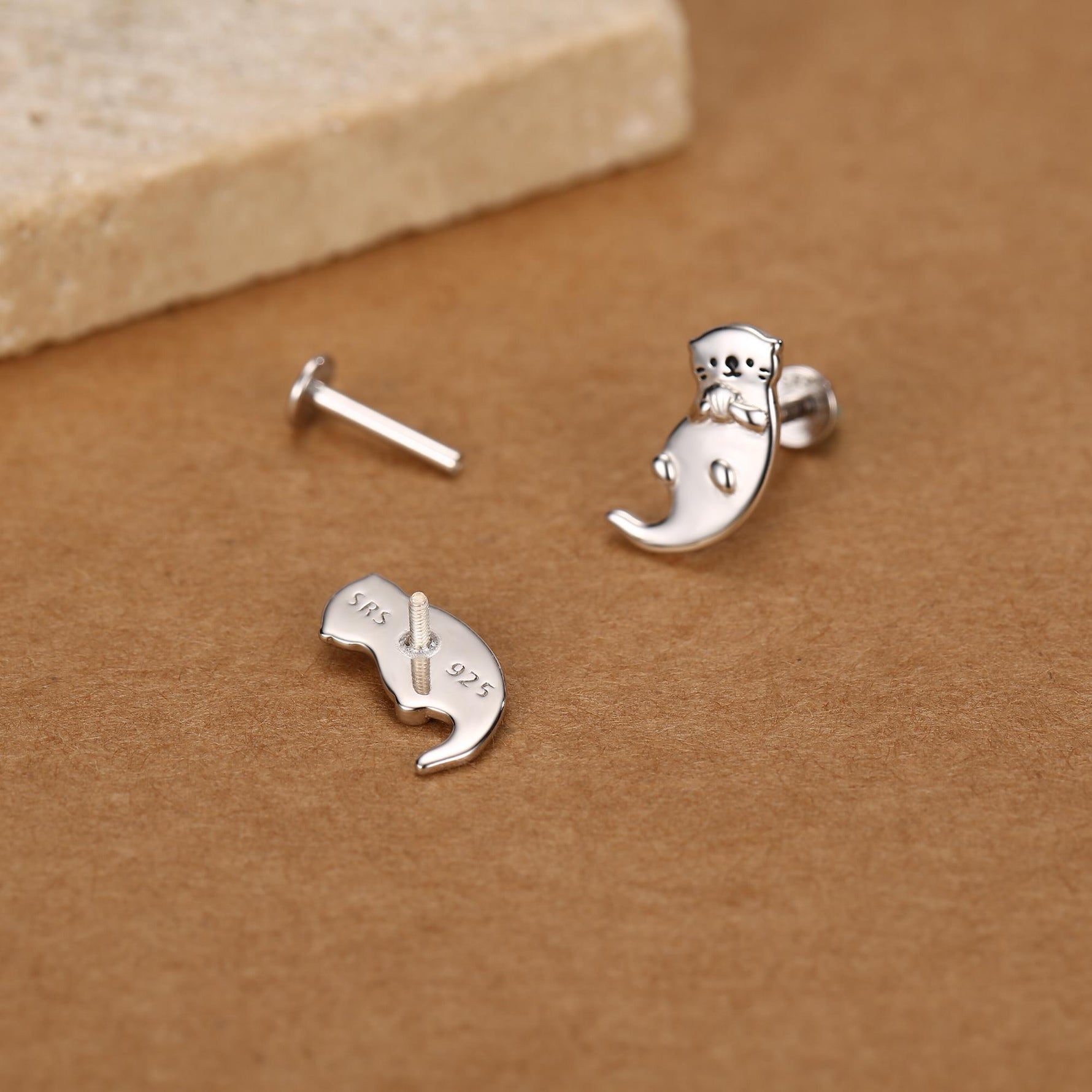 Sterling Silver Cute Otter 16G Flat Back Labret Earring