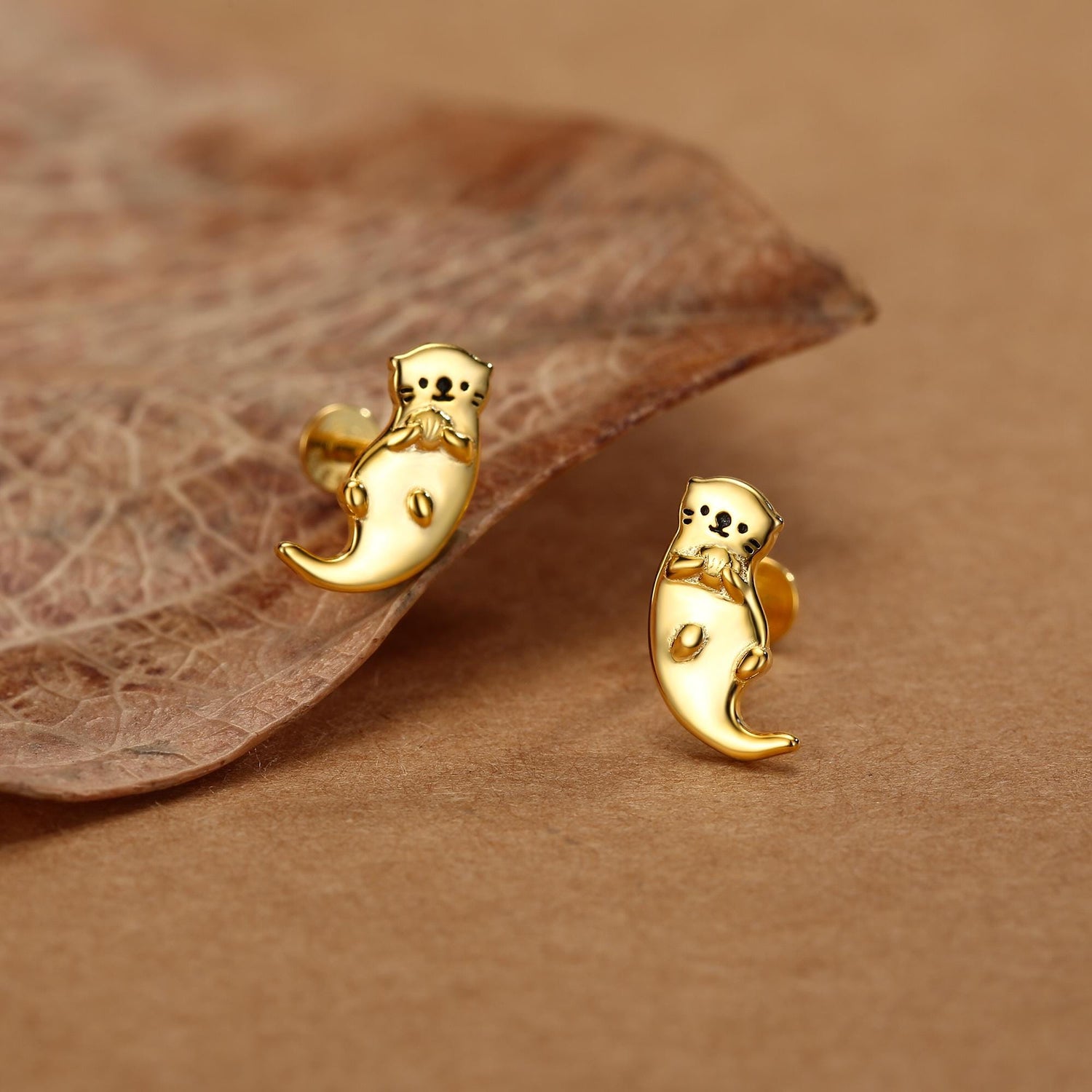 Sterling Silver Cute Otter 16G Flat Back Labret Earring