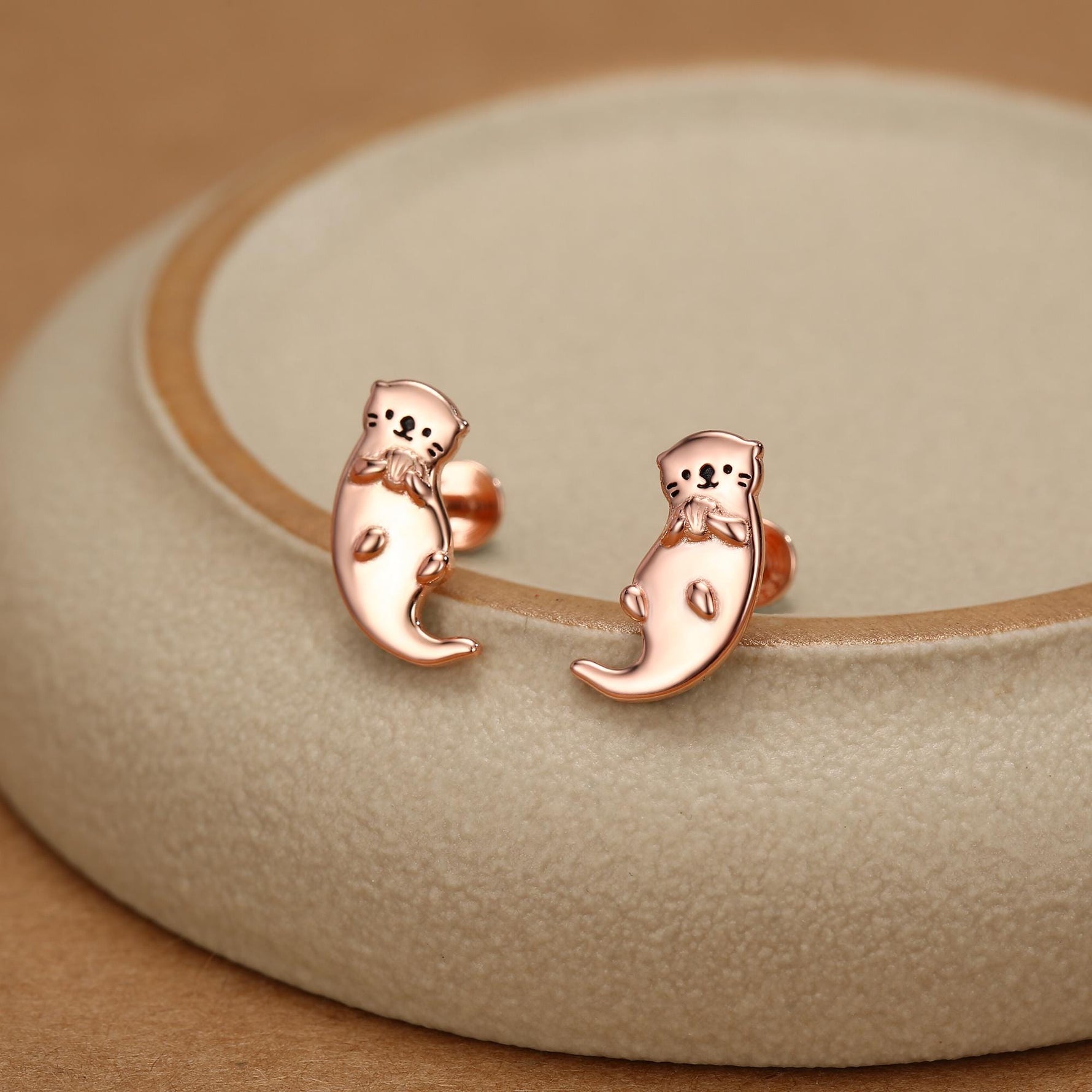 Sterling Silver Cute Otter 16G Flat Back Labret Earring