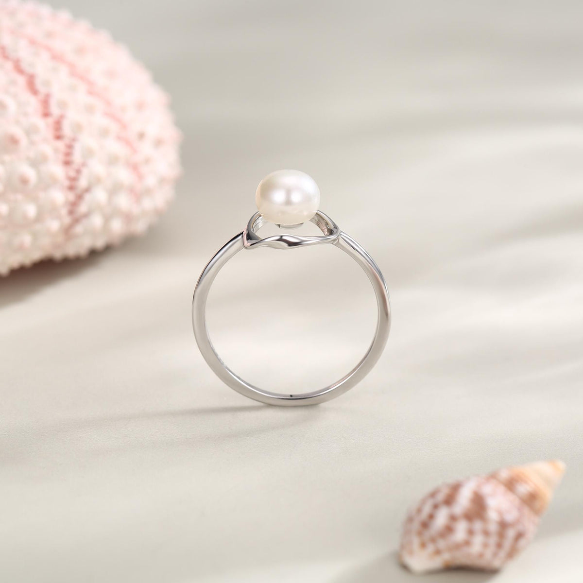 Mobius Pearl Gemstone Ring