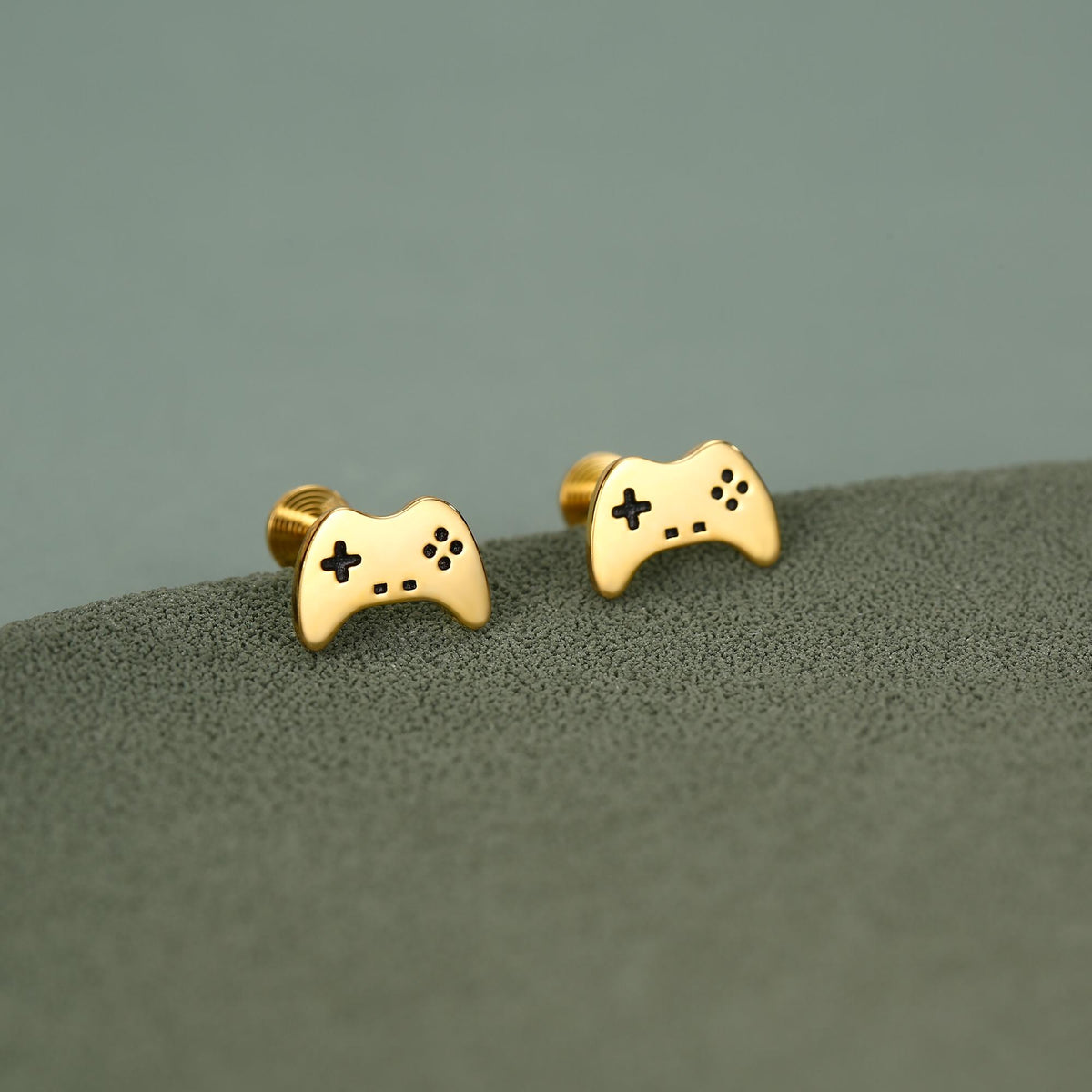 Sterling Silver Game Controller 16G Flat Back Labret Earrings