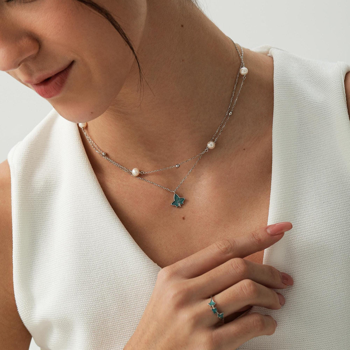 Enamel Ivy Leaf Pendant Necklace