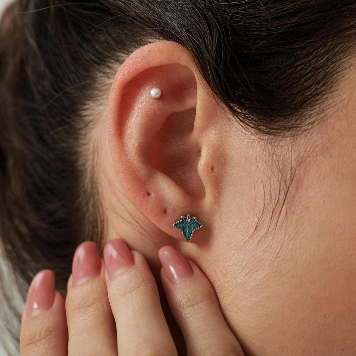 Enamel Ivy Leaf Stud Earrings