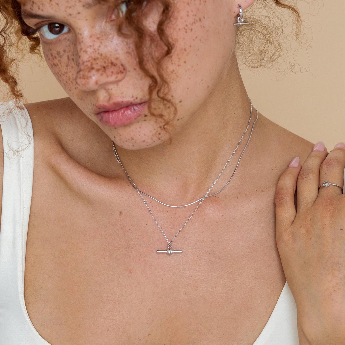 Balanced Bar Pendant Necklace