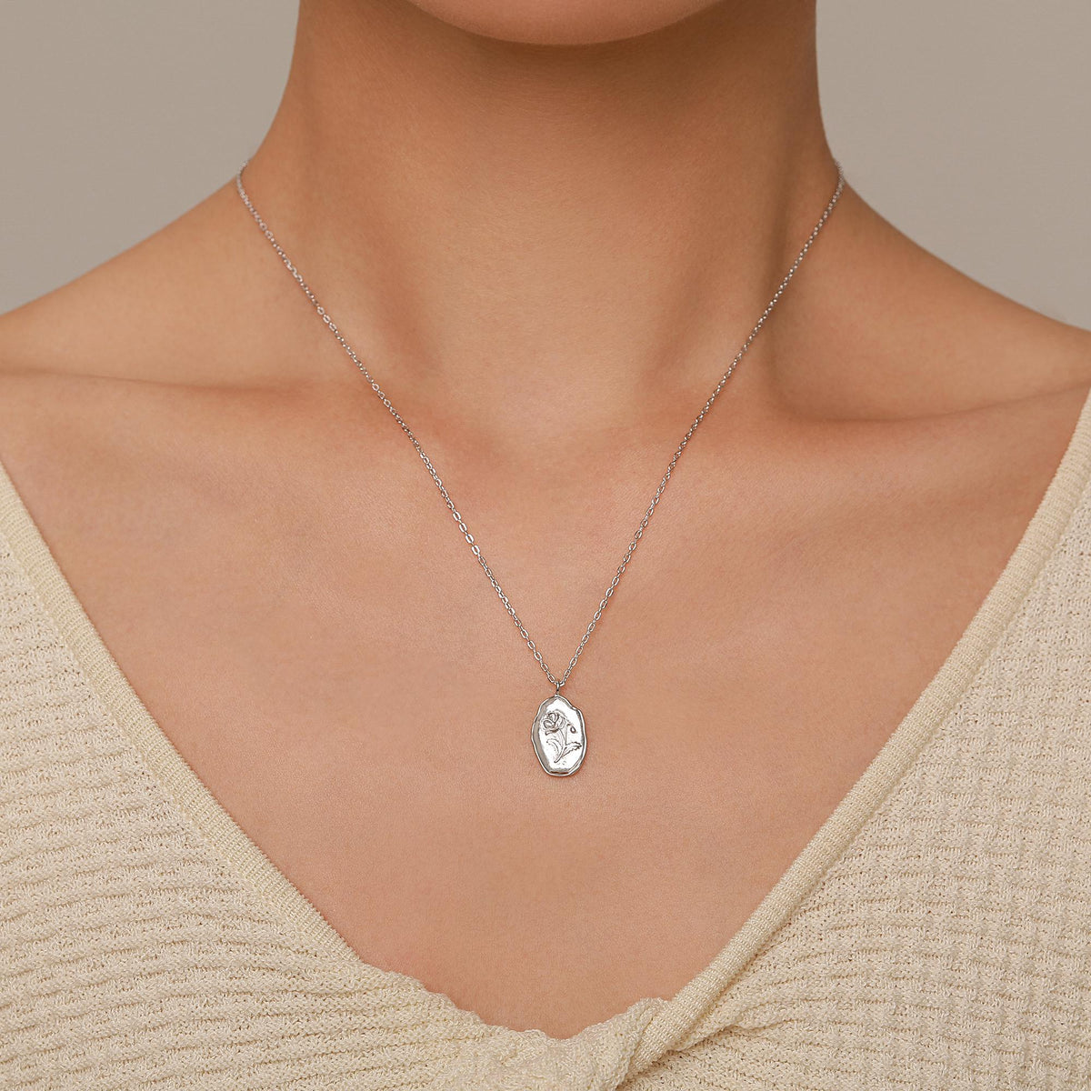 Poppy Flower Oval Pendant Necklace
