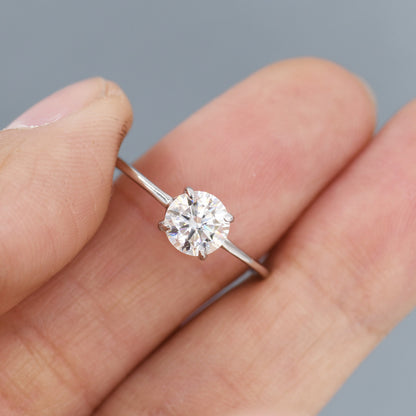 0.8 Carat Moissanite Diamond Classic Single Stone Engagement Ring in Sterling Silver, Genuine Moissanite Diamond, US 5-8