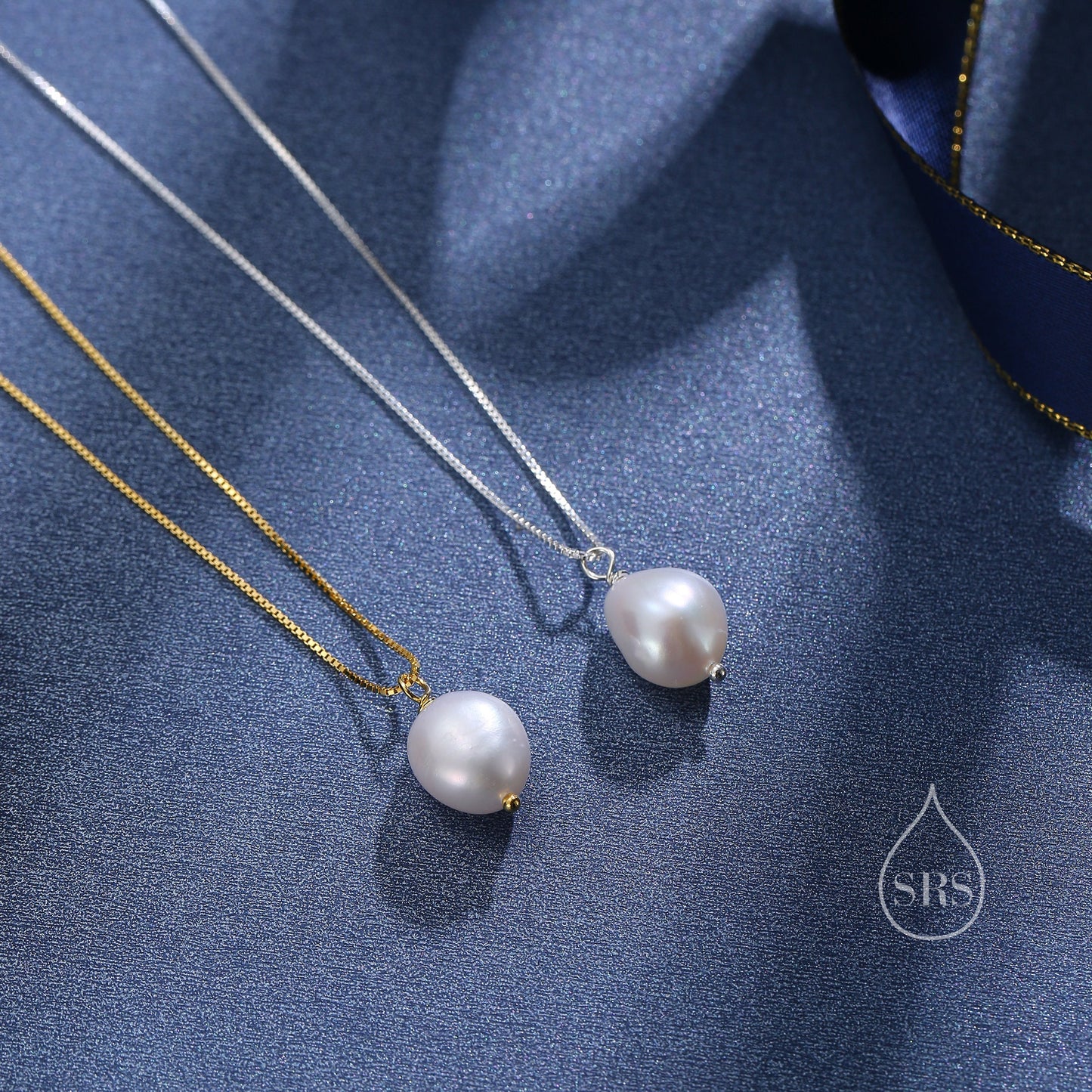 Delicate Genuine Baroque Pearl Pendant Necklace in Sterling Silver, Minimalist Pearl, One-of-a-kind Semi-precious