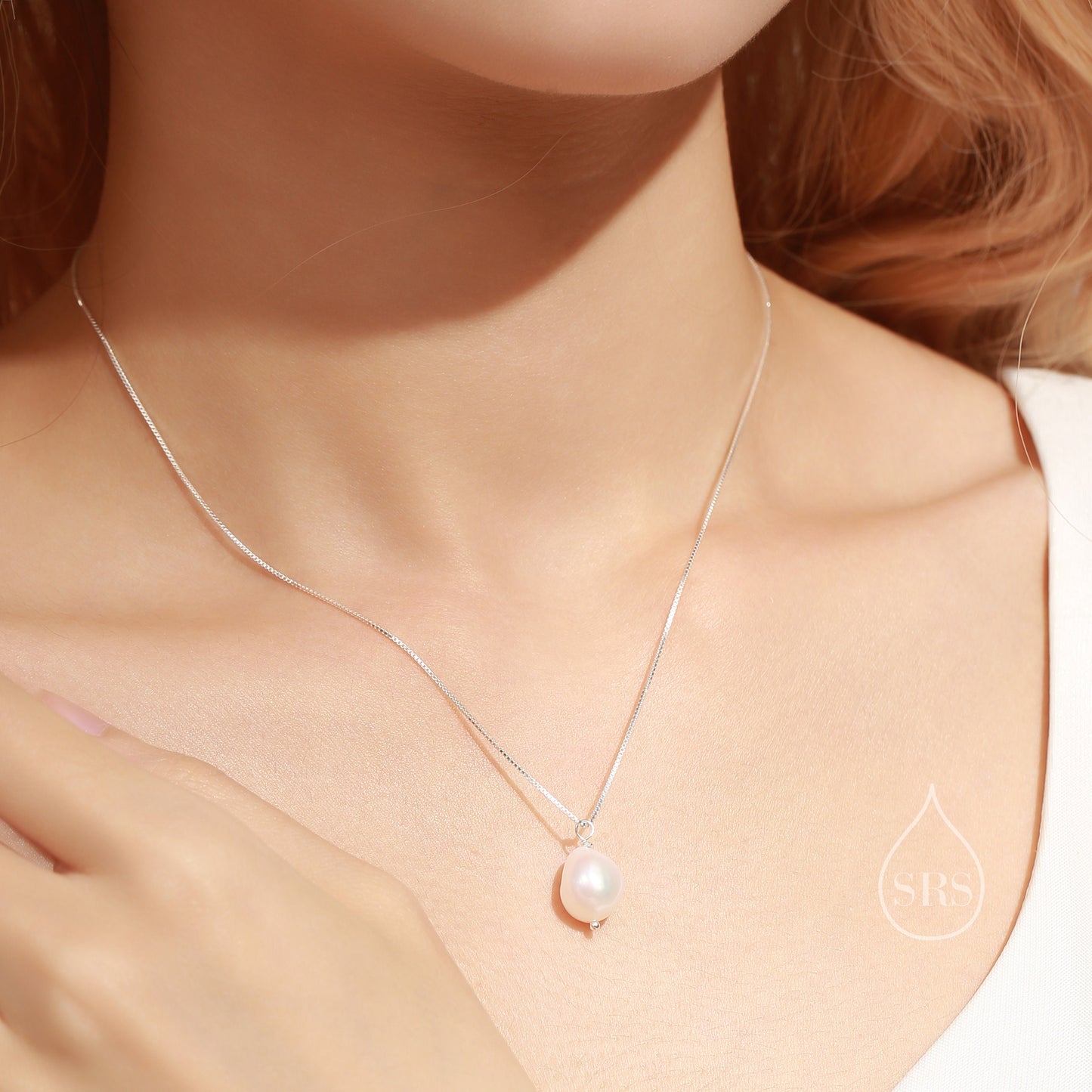 Delicate Genuine Baroque Pearl Pendant Necklace in Sterling Silver, Minimalist Pearl, One-of-a-kind Semi-precious