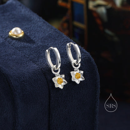 Daffodil Huggie Hoop in Sterling Silver, Partial Gold, Flower hoop Earrings, Daffodil Floral Earrings, 8mm Inner Diameter