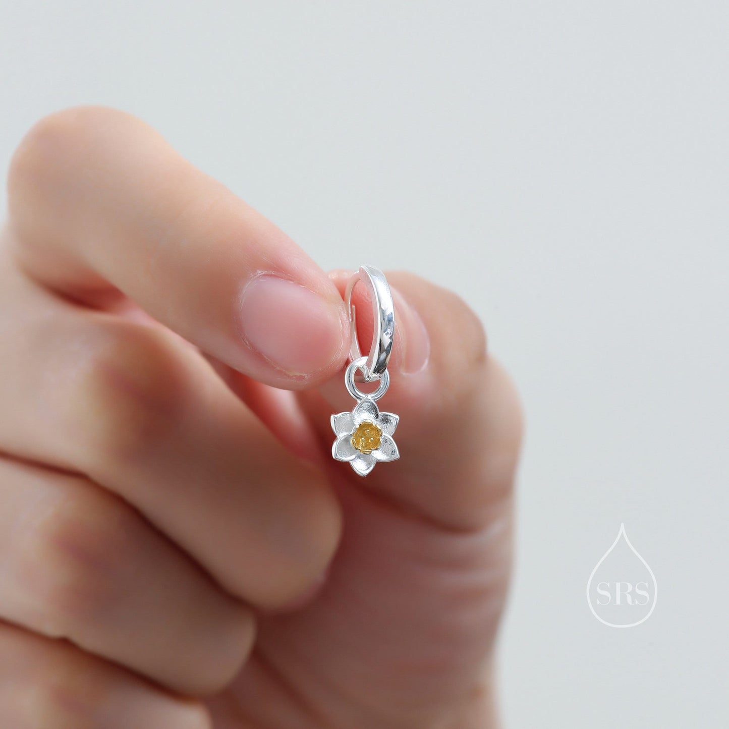 Daffodil Huggie Hoop in Sterling Silver, Partial Gold, Flower hoop Earrings, Daffodil Floral Earrings, 8mm Inner Diameter